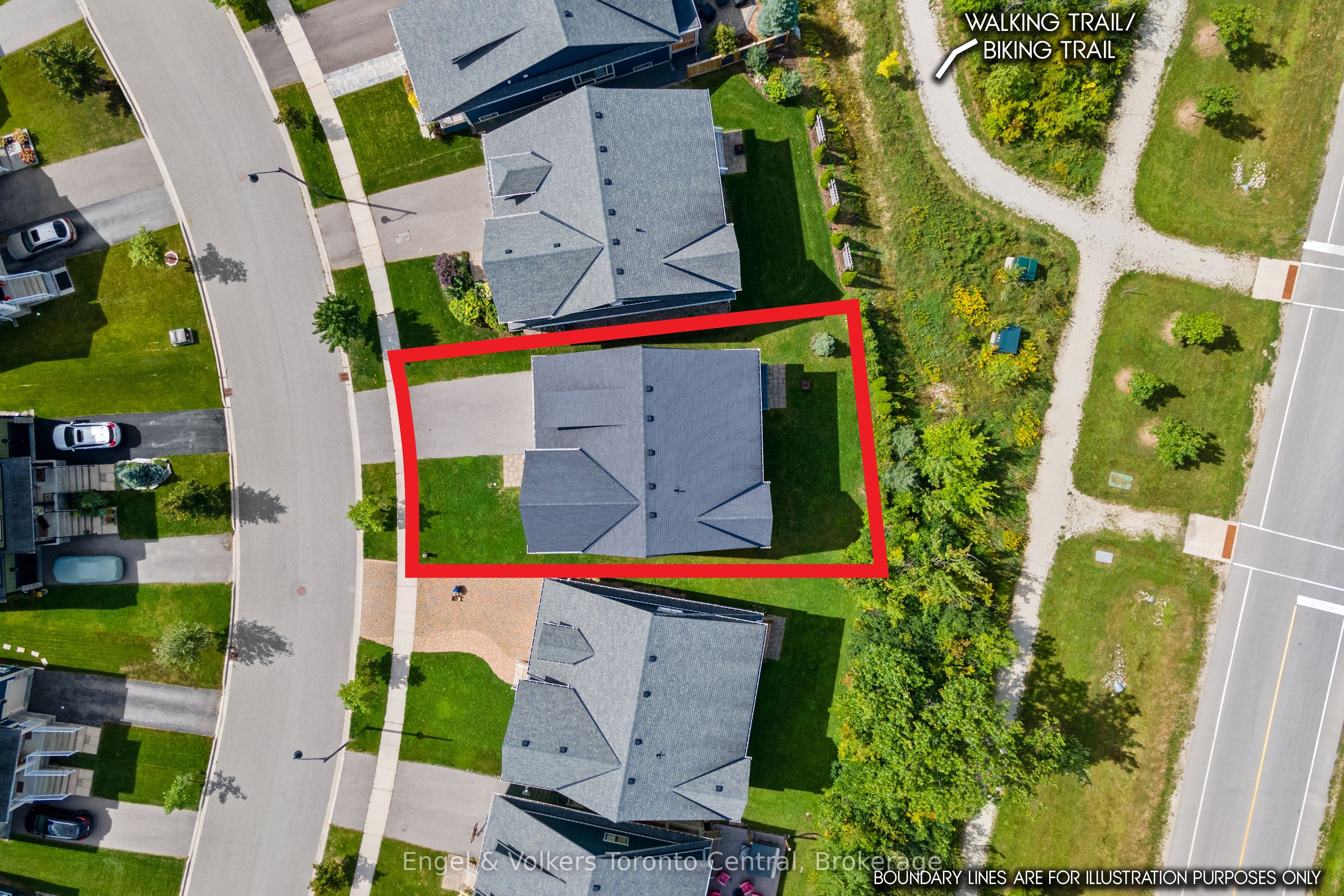 360 Yellow Birch Crescent Property Photo 3