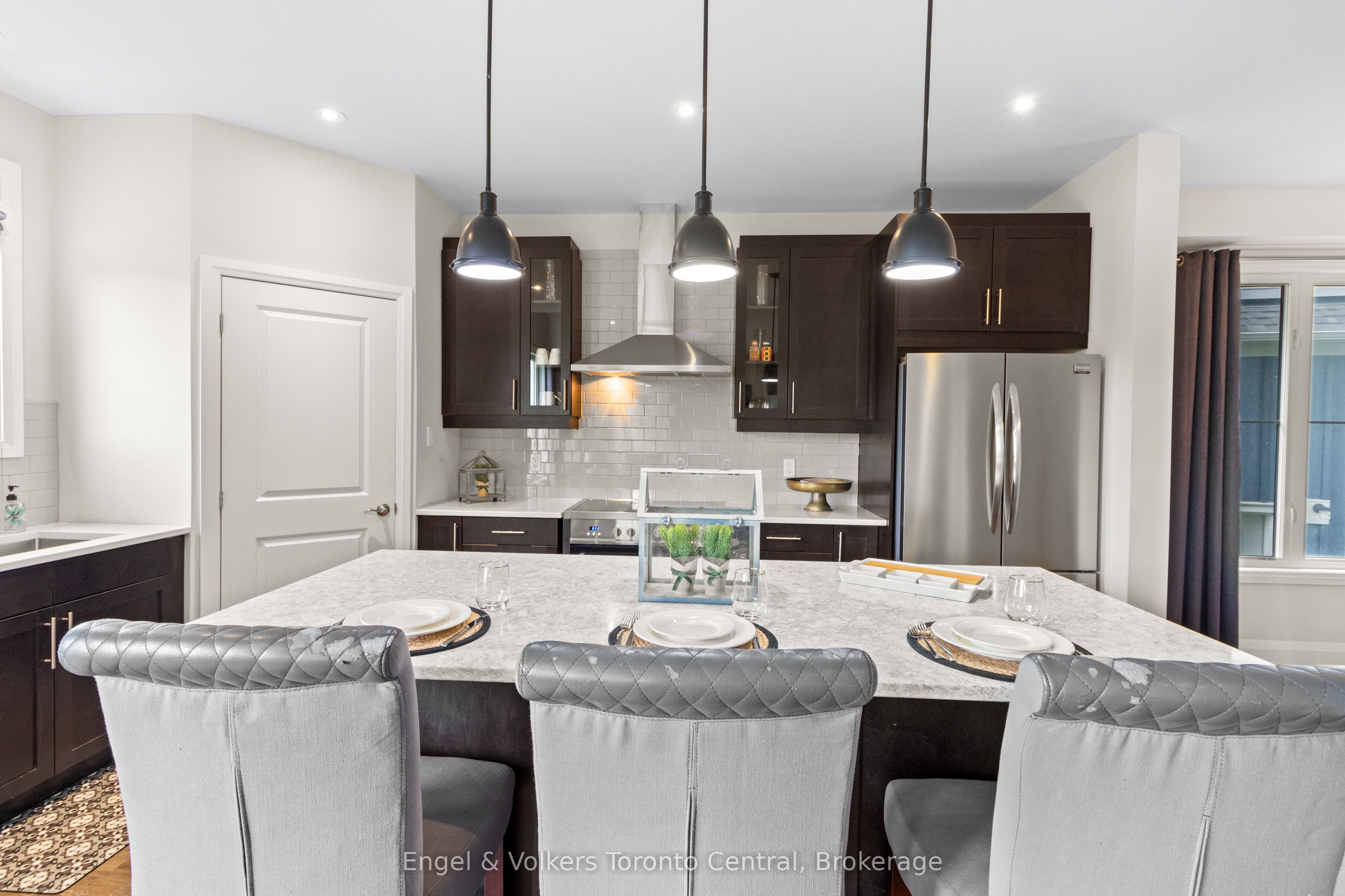 360 Yellow Birch Crescent Property Photo 9