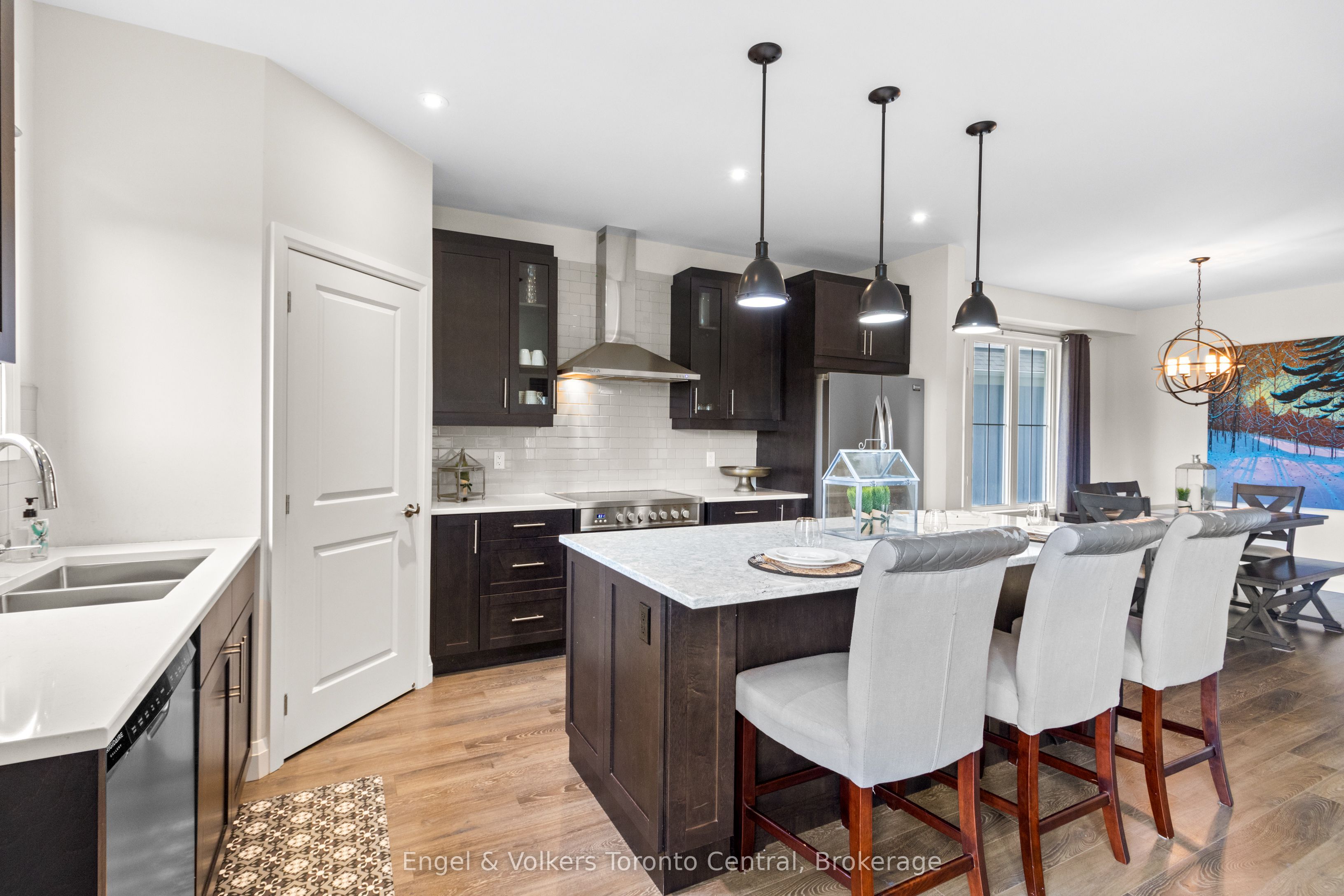 360 Yellow Birch Crescent Property Photo 10