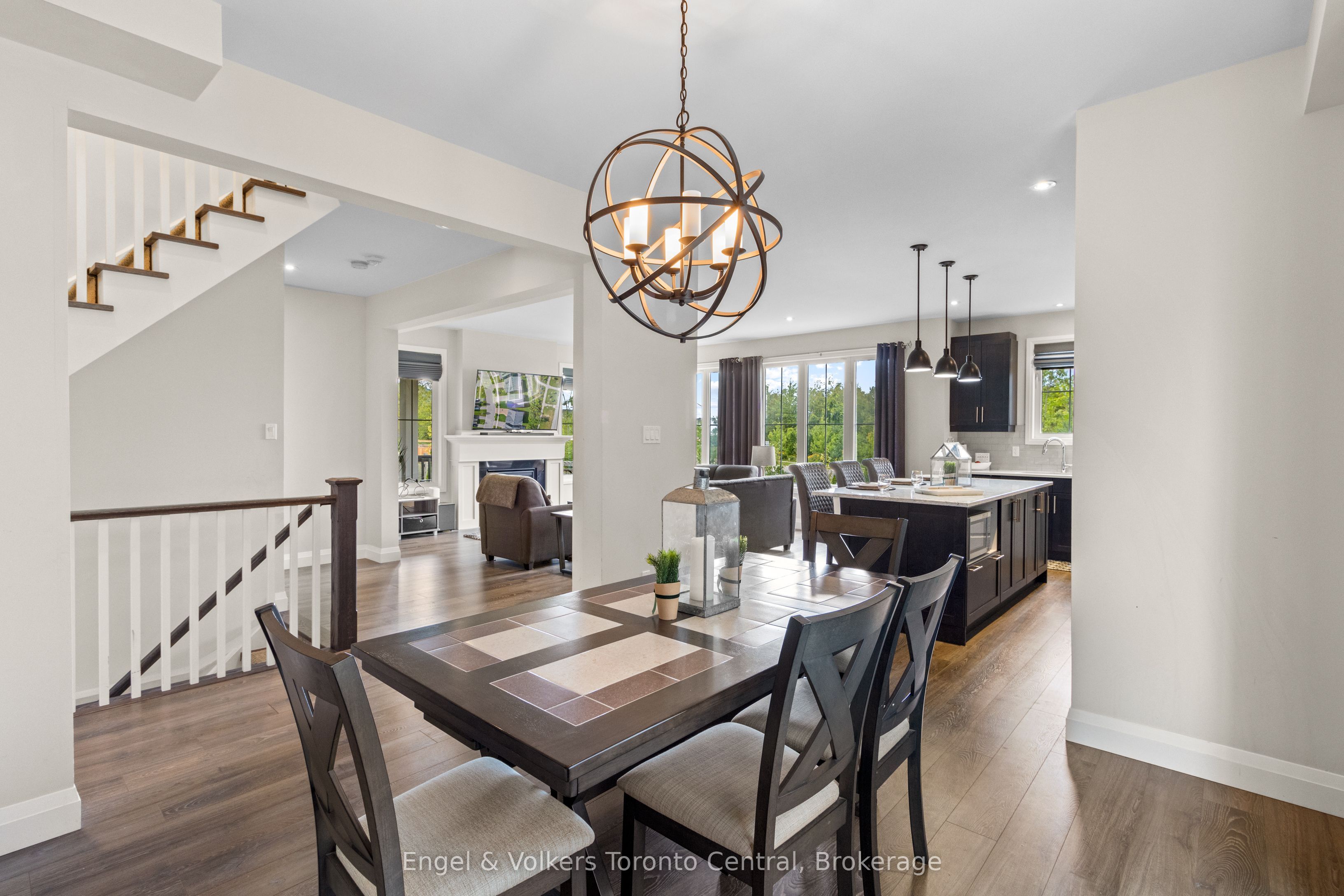 360 Yellow Birch Crescent Property Photo 13