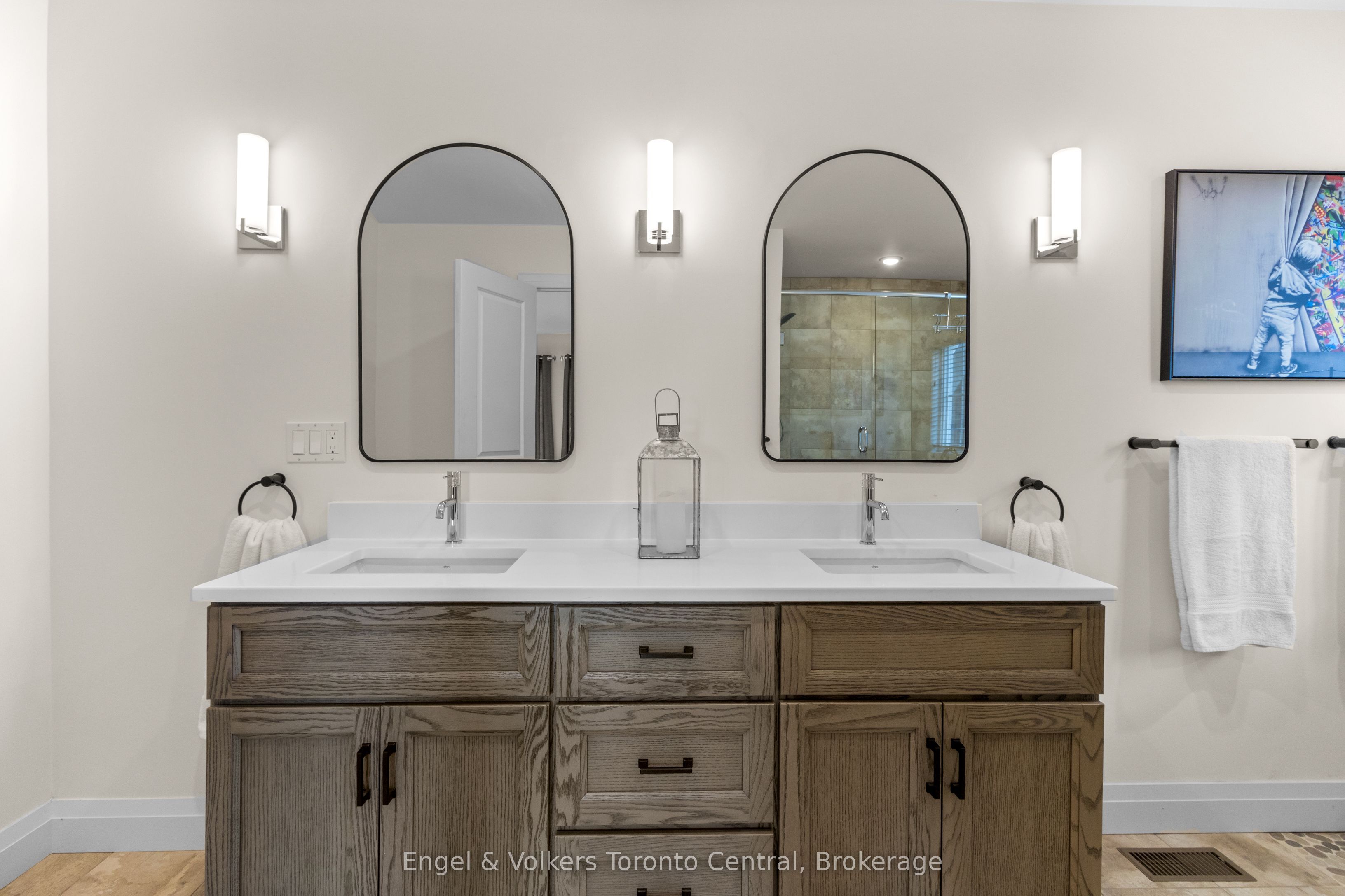 360 Yellow Birch Crescent Property Photo 24