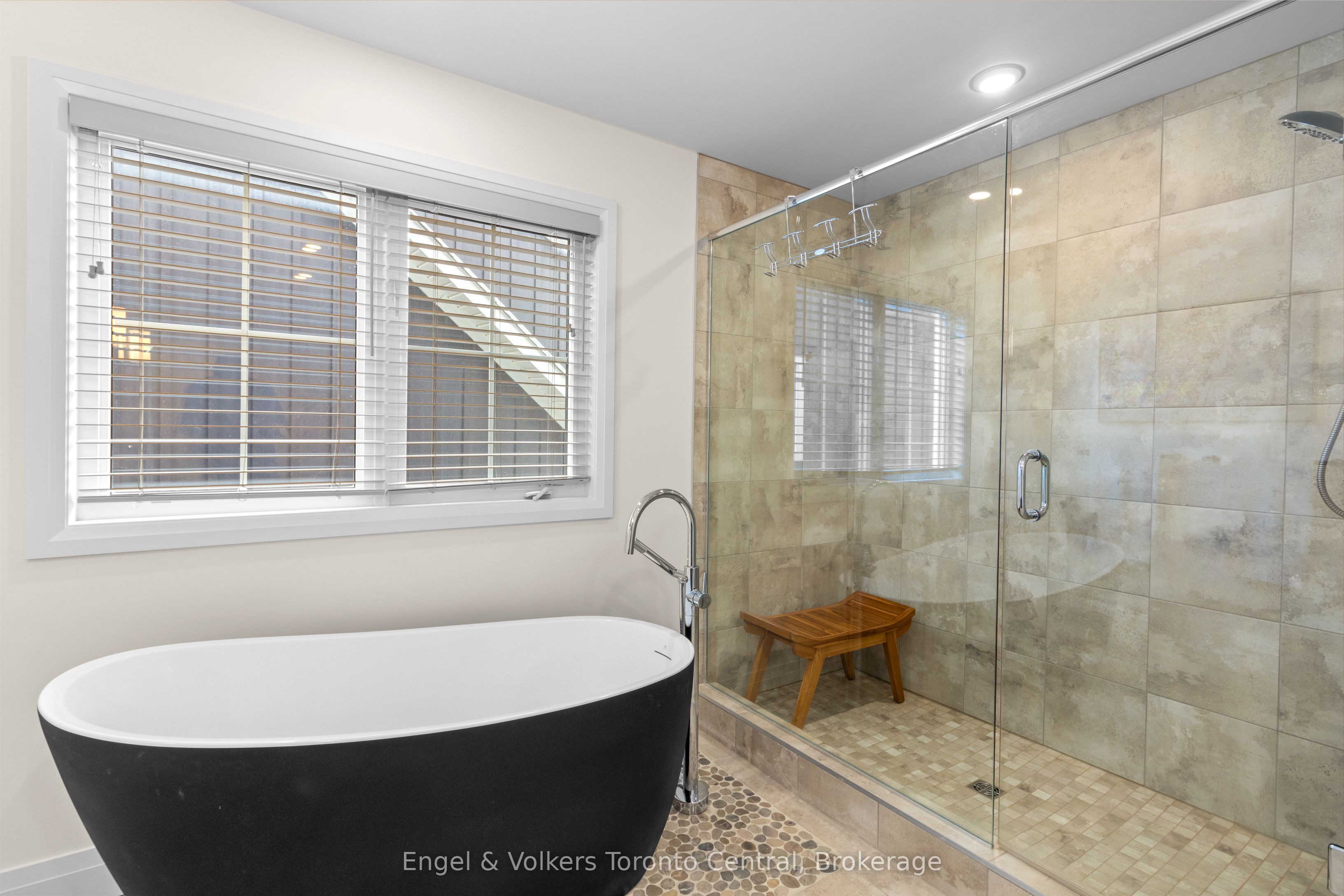 360 Yellow Birch Crescent Property Photo 25