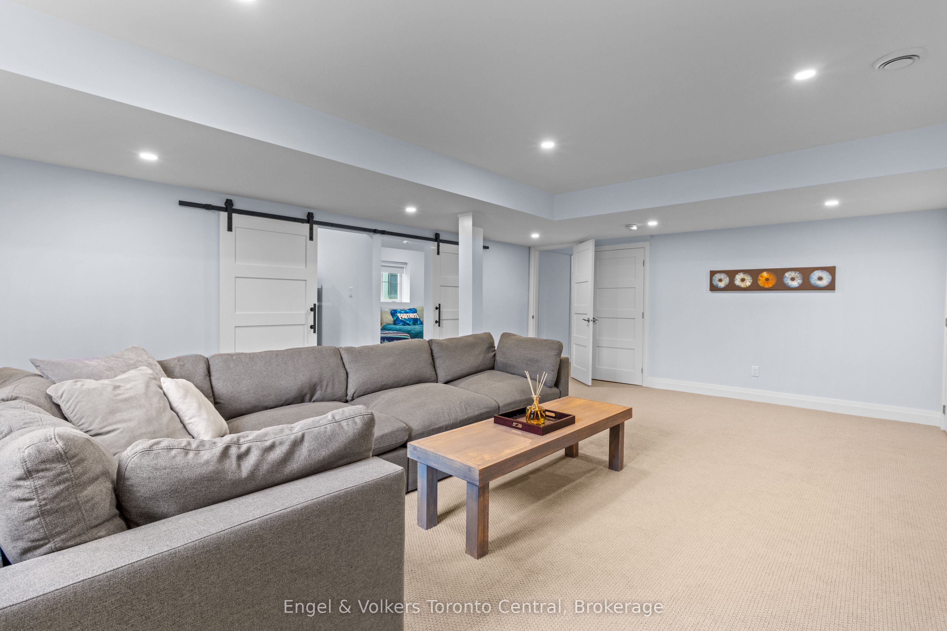 360 Yellow Birch Crescent Property Photo 34