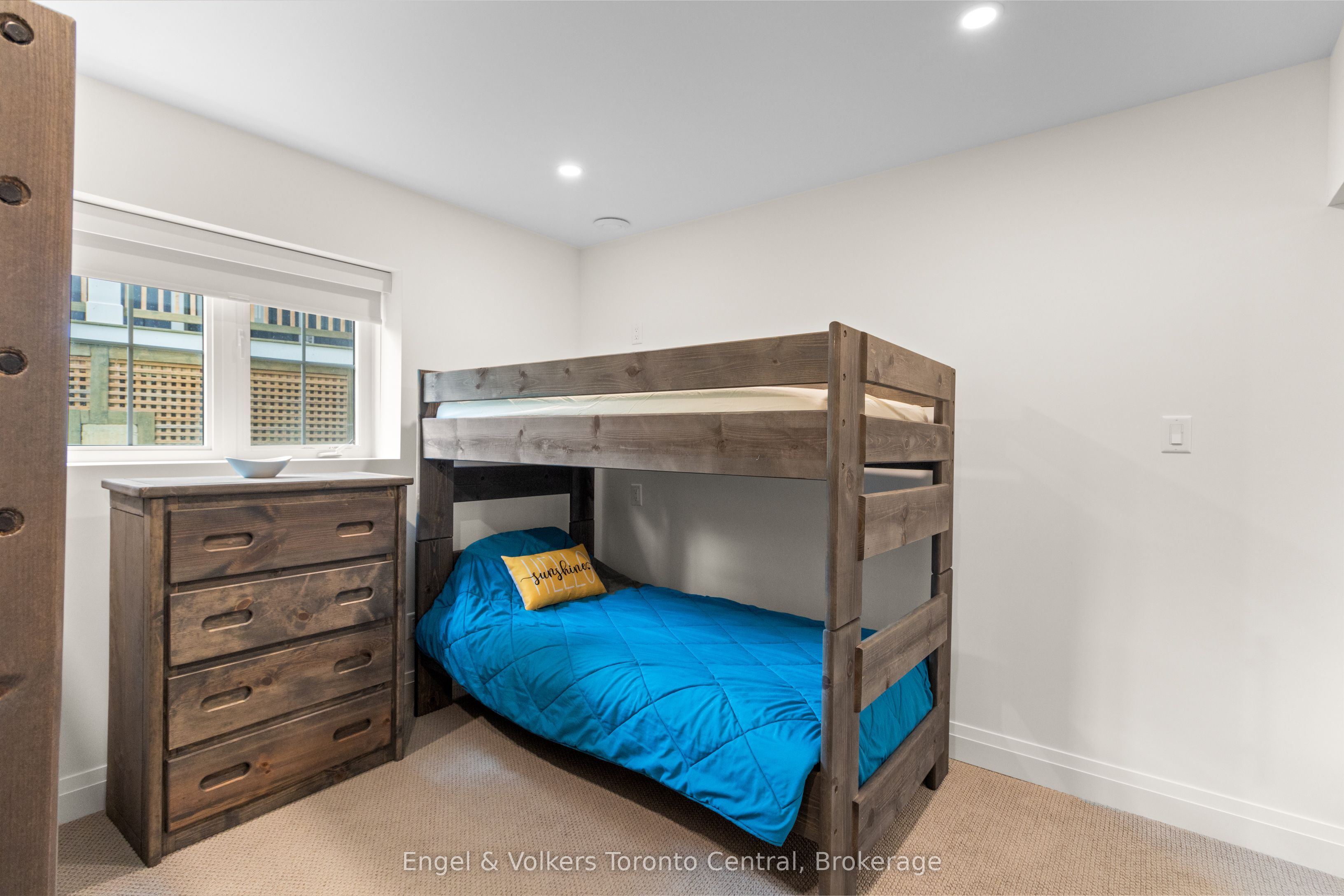360 Yellow Birch Crescent Property Photo 40