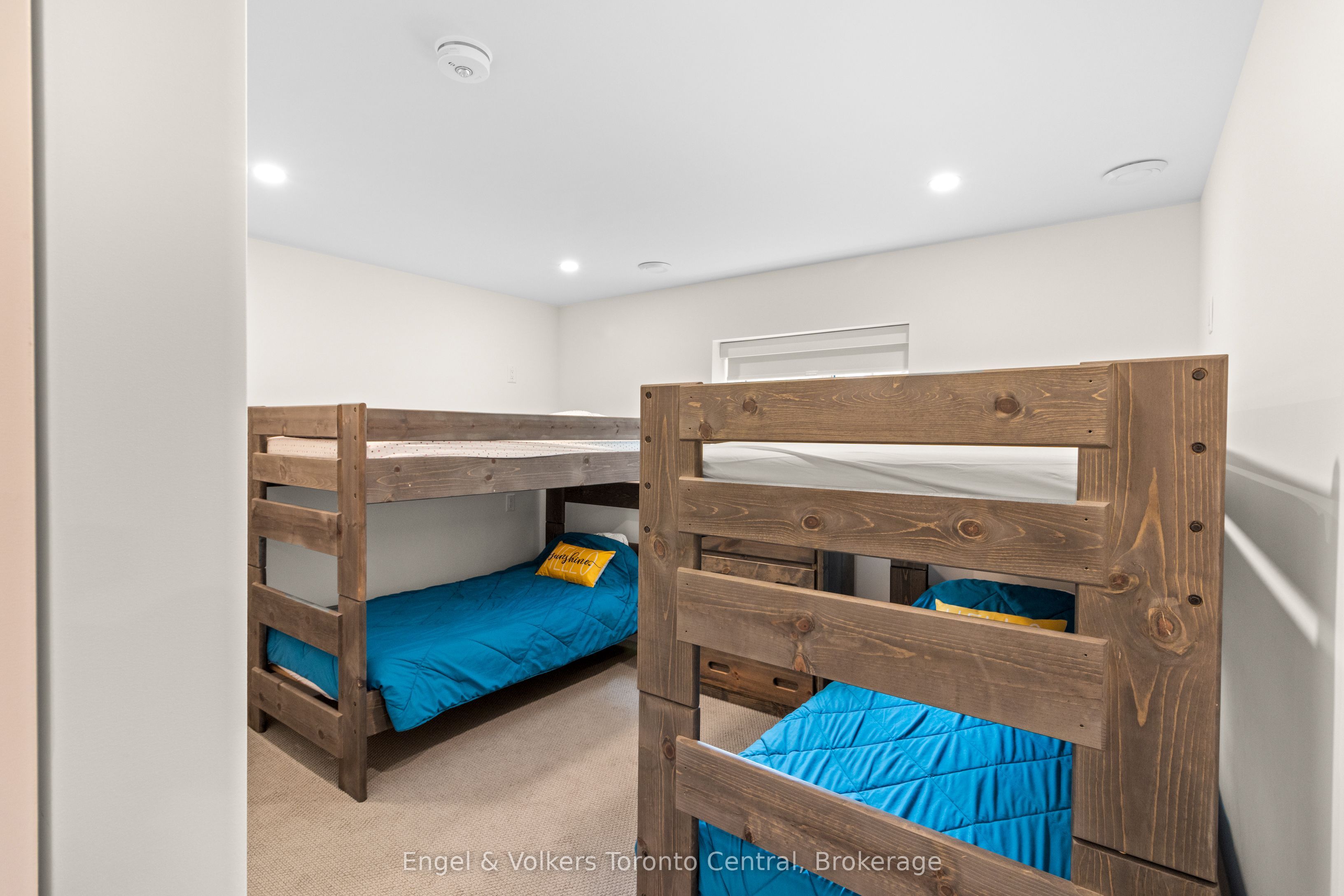 360 Yellow Birch Crescent Property Photo 41
