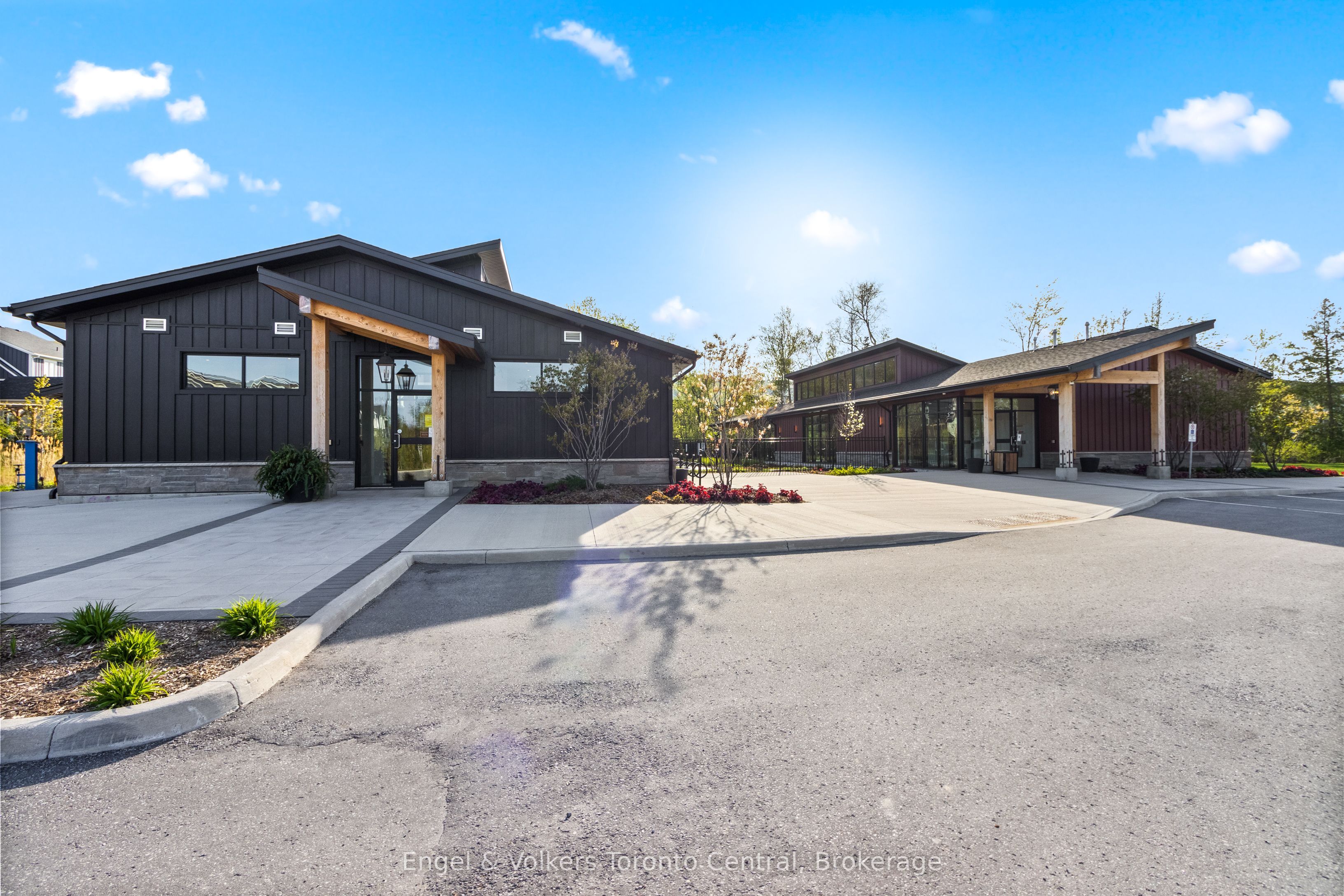 360 Yellow Birch Crescent Property Photo 47