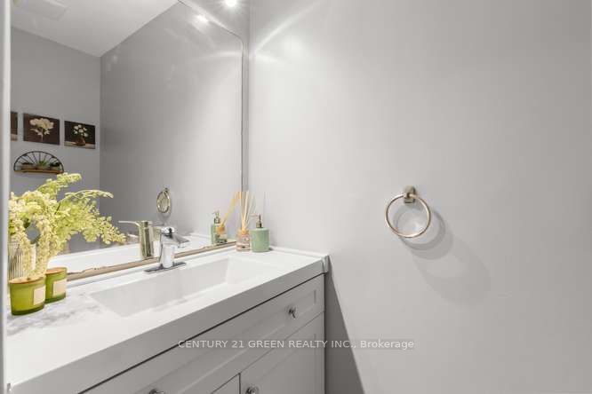 474 Southdale Road E 28 Property Photo 29