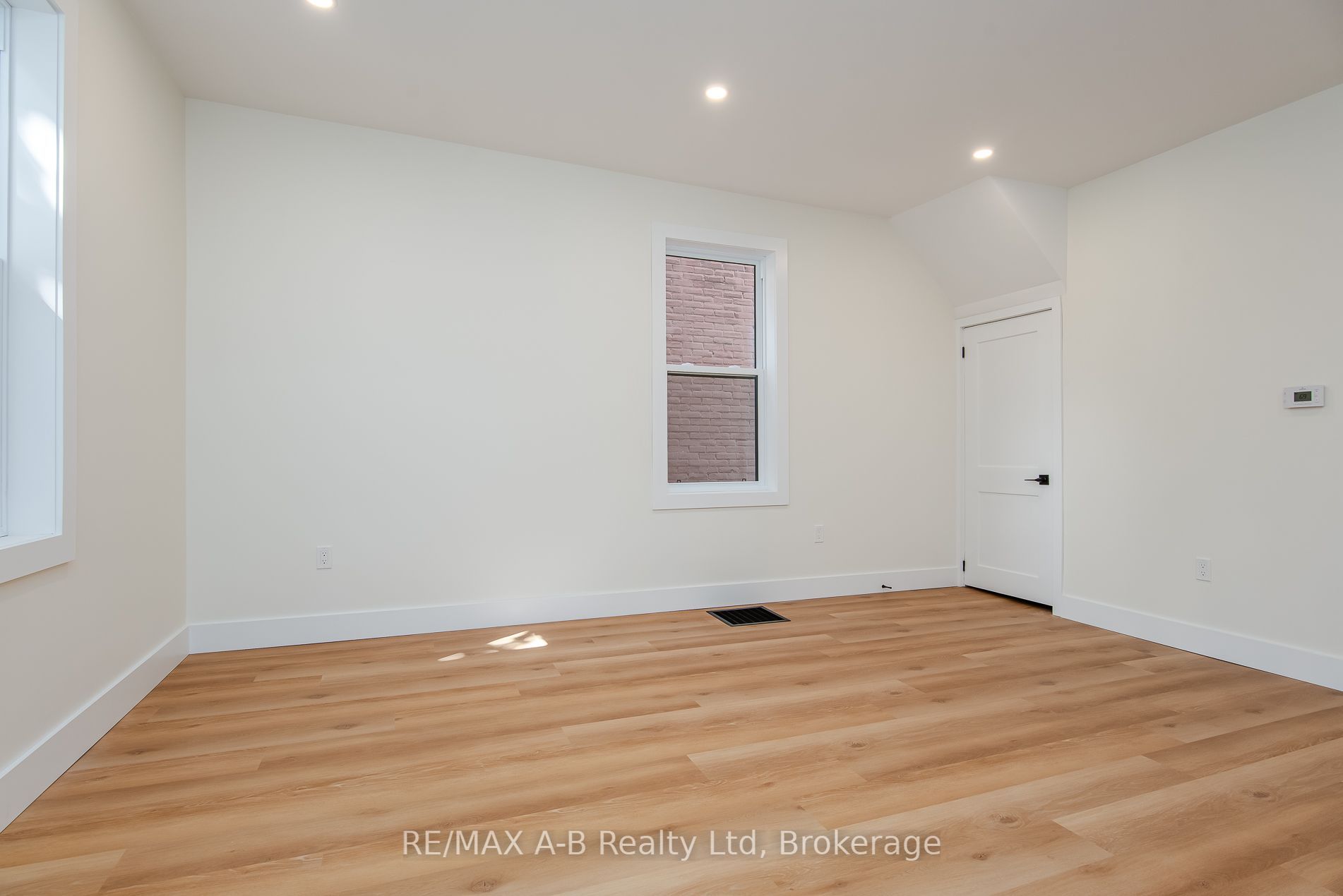 40 East Gore Street Property Photo 18