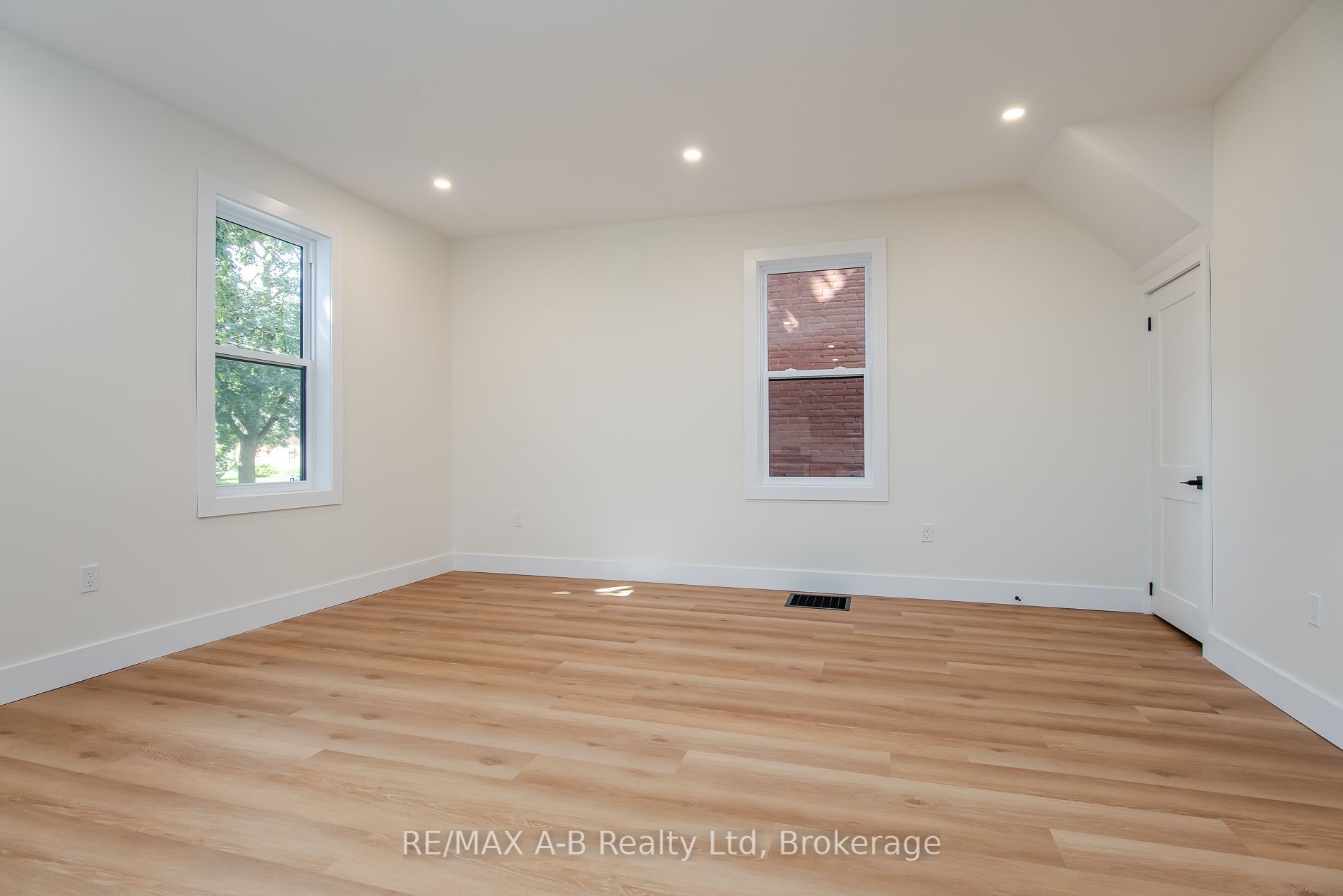 40 East Gore Street Property Photo 19