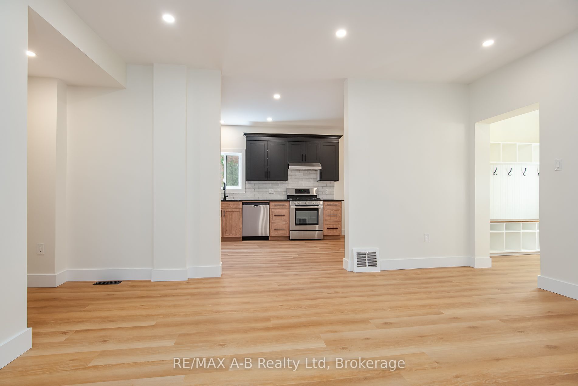 40 East Gore Street Property Photo 22