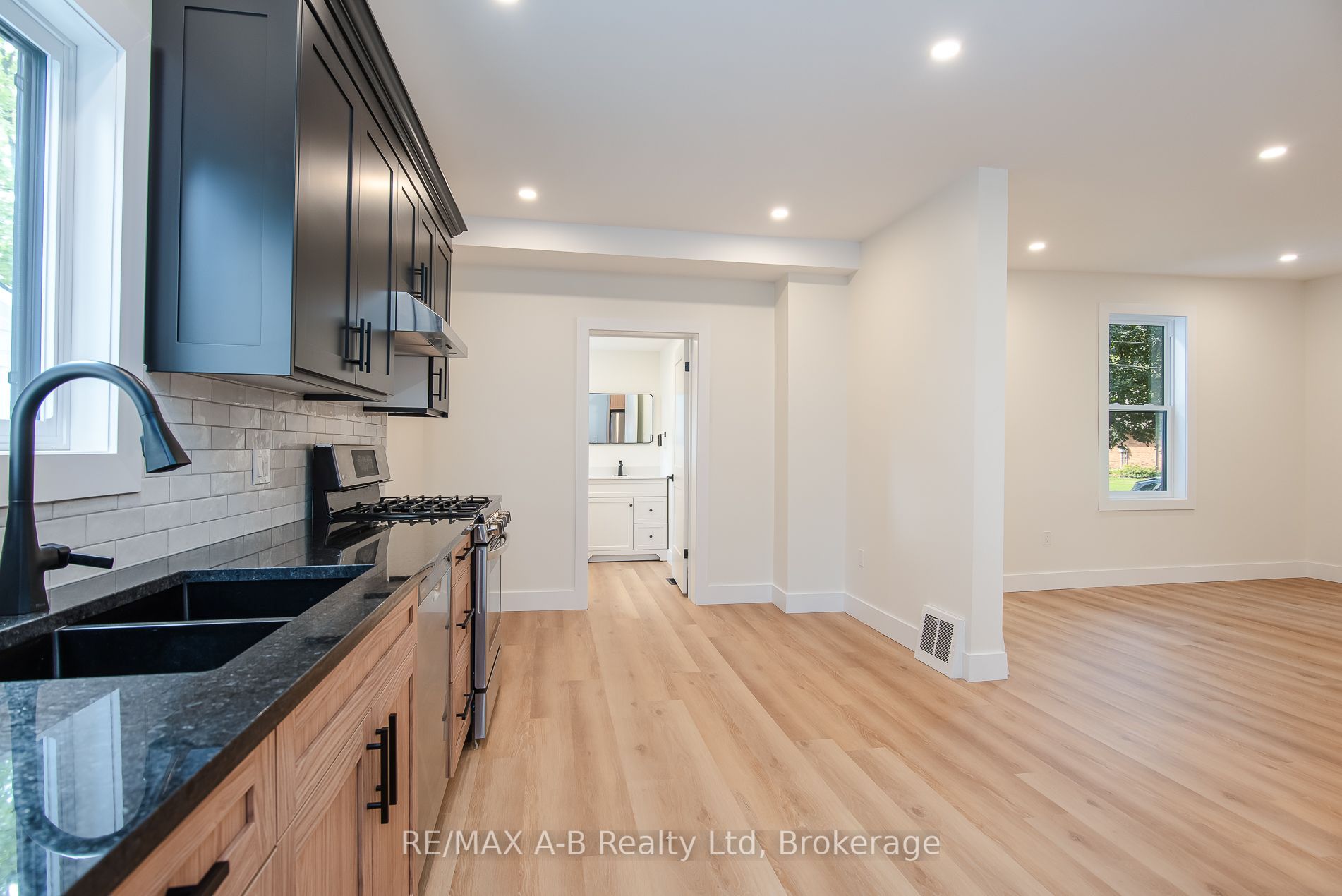 40 East Gore Street Property Photo 26
