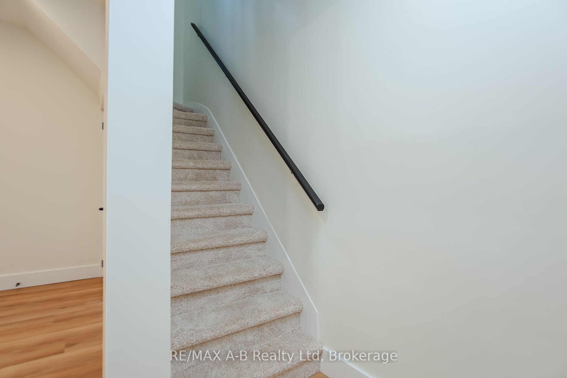 40 East Gore Street Property Photo 29