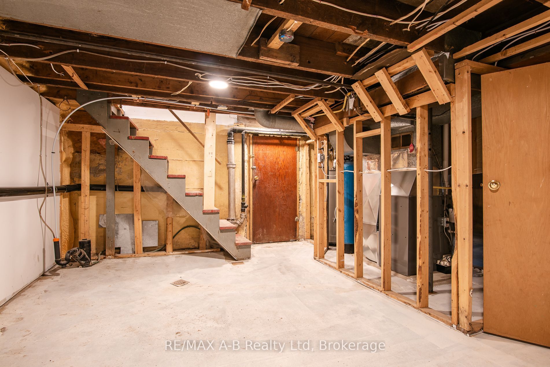 40 East Gore Street Property Photo 37