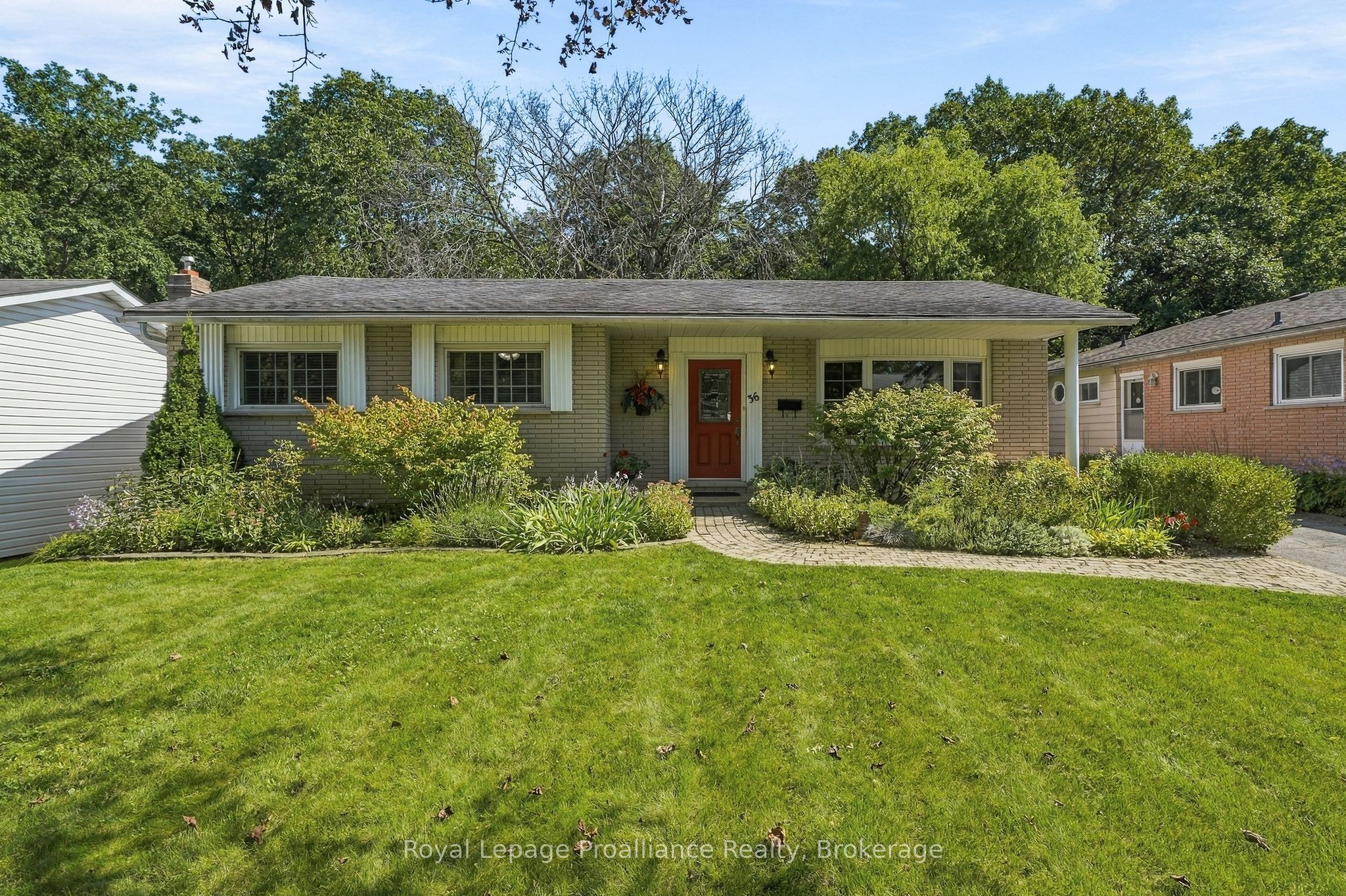 36 Parkview Heights Property Photo 1