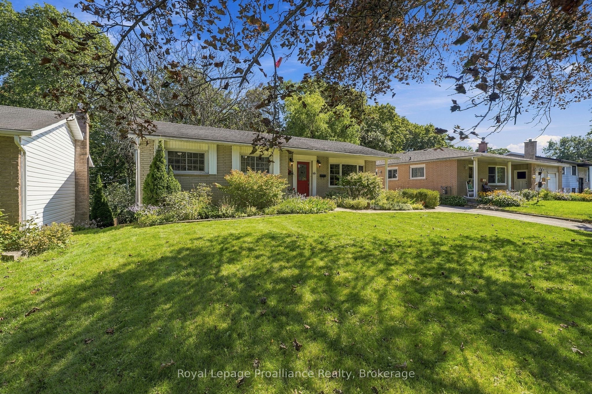 36 Parkview Heights Property Photo 2