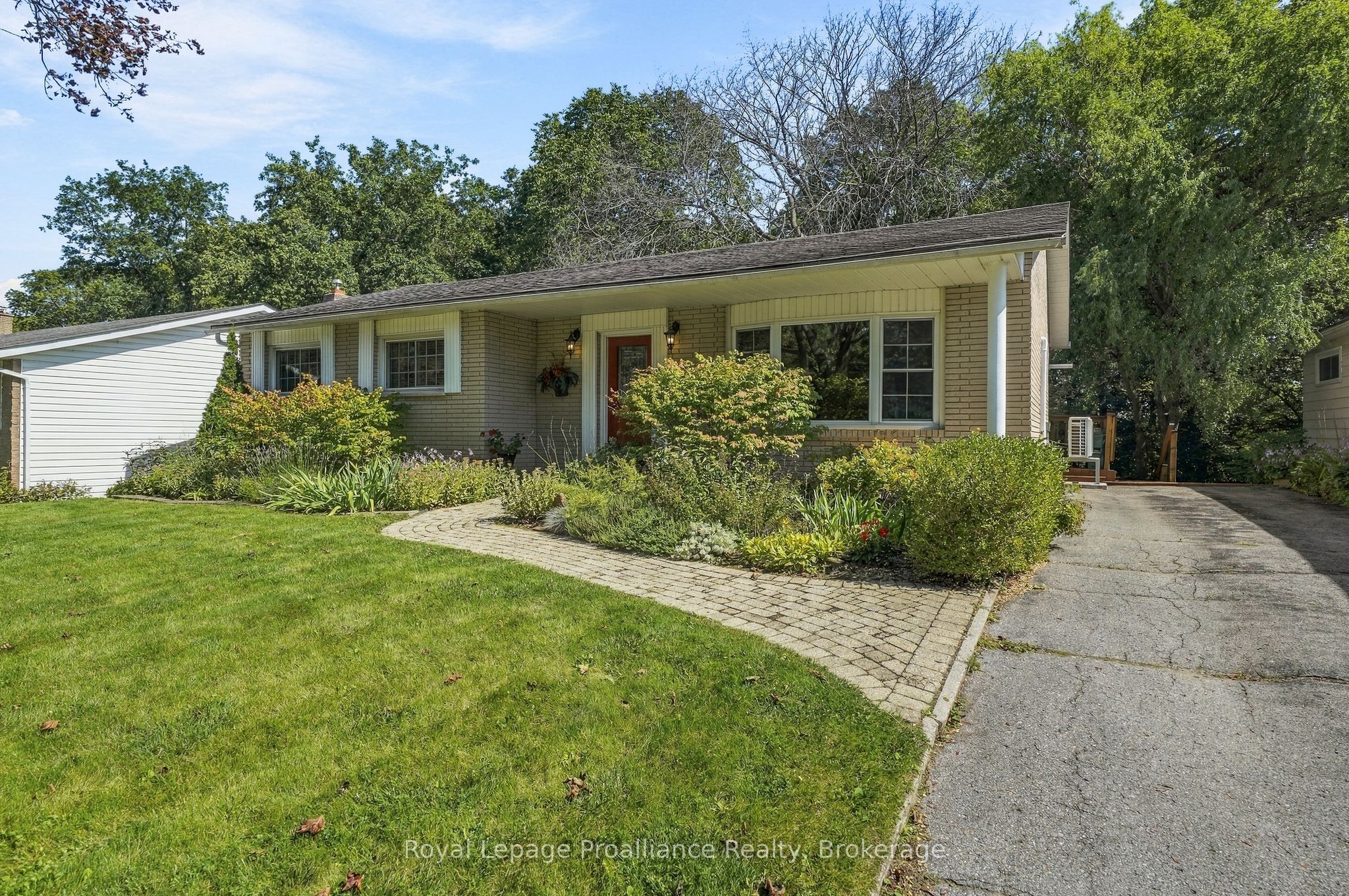 36 Parkview Heights Property Photo 4