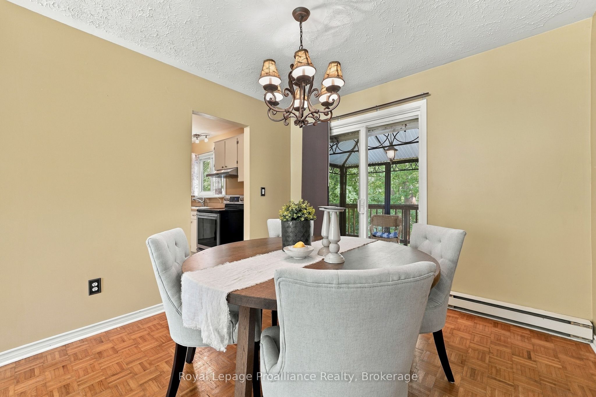 36 Parkview Heights Property Photo 16