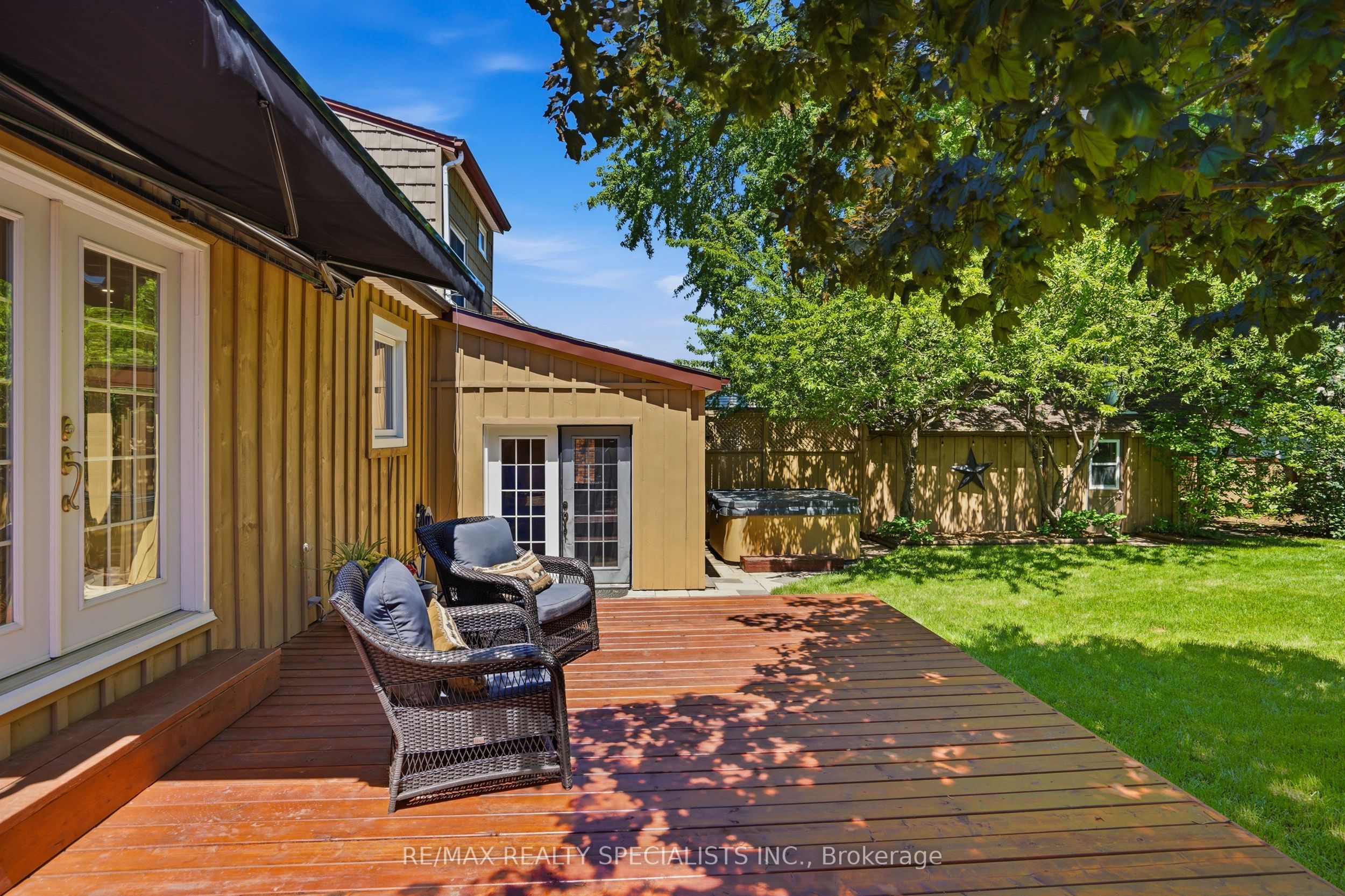 11 Kingsway Boulevard Property Photo 10