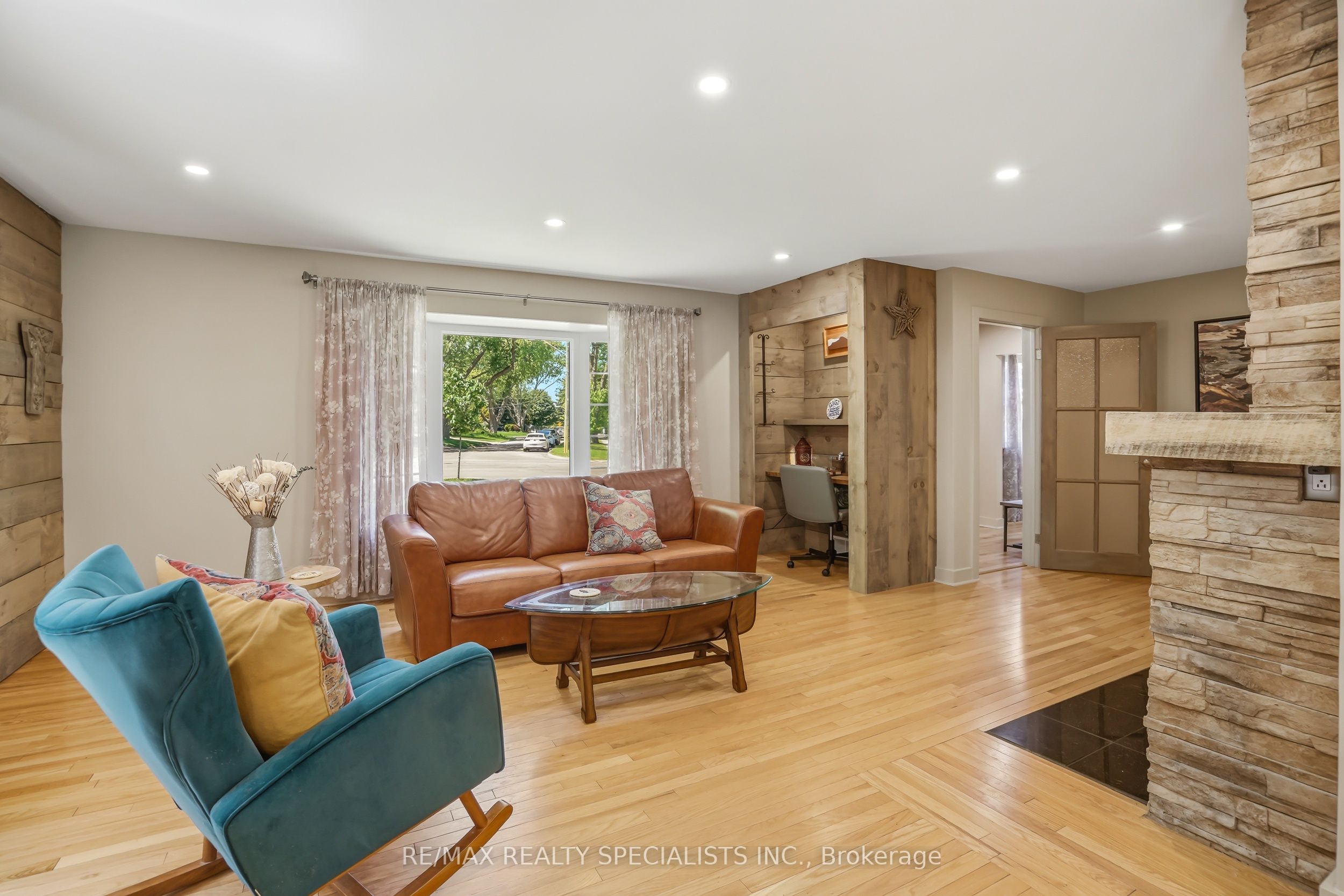 11 Kingsway Boulevard Property Photo 22