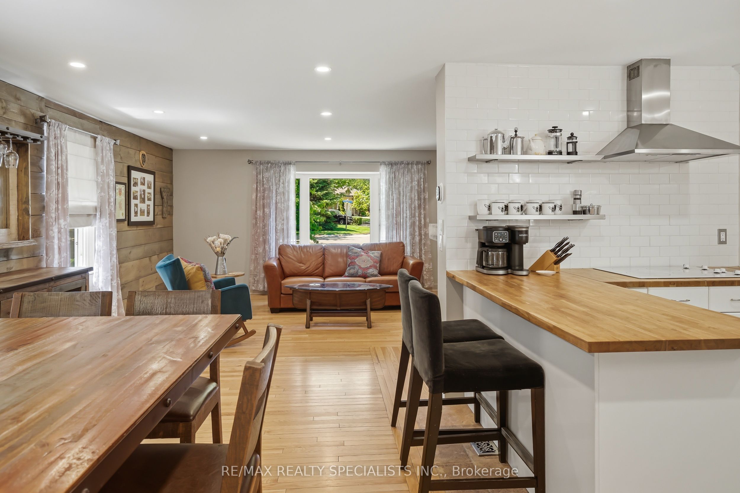 11 Kingsway Boulevard Property Photo 25