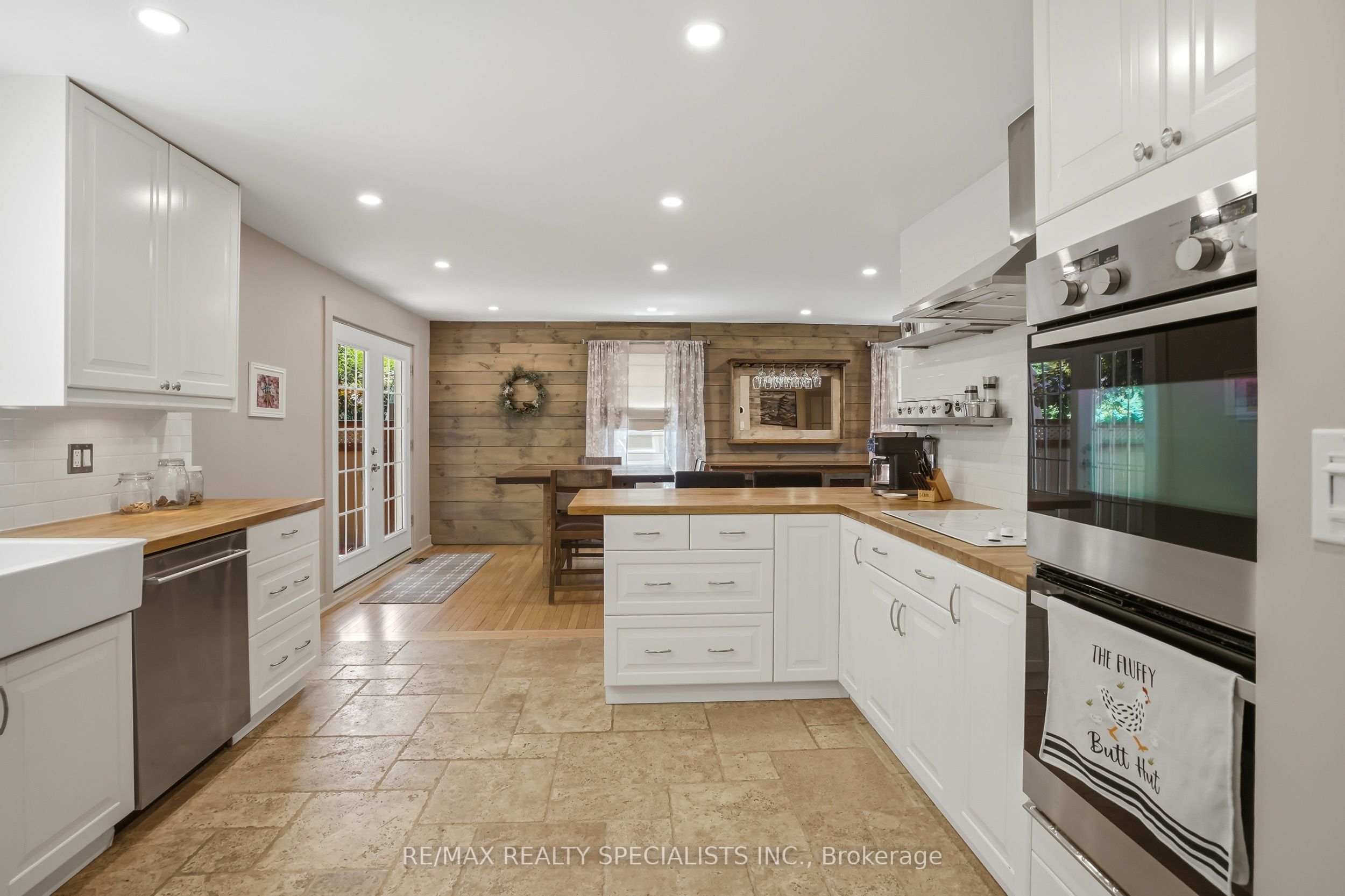 11 Kingsway Boulevard Property Photo 28
