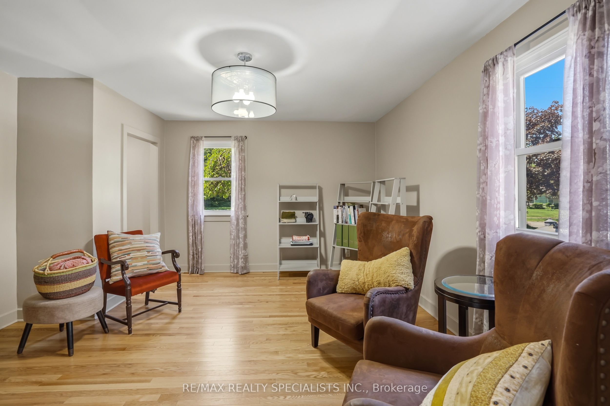 11 Kingsway Boulevard Property Photo 29