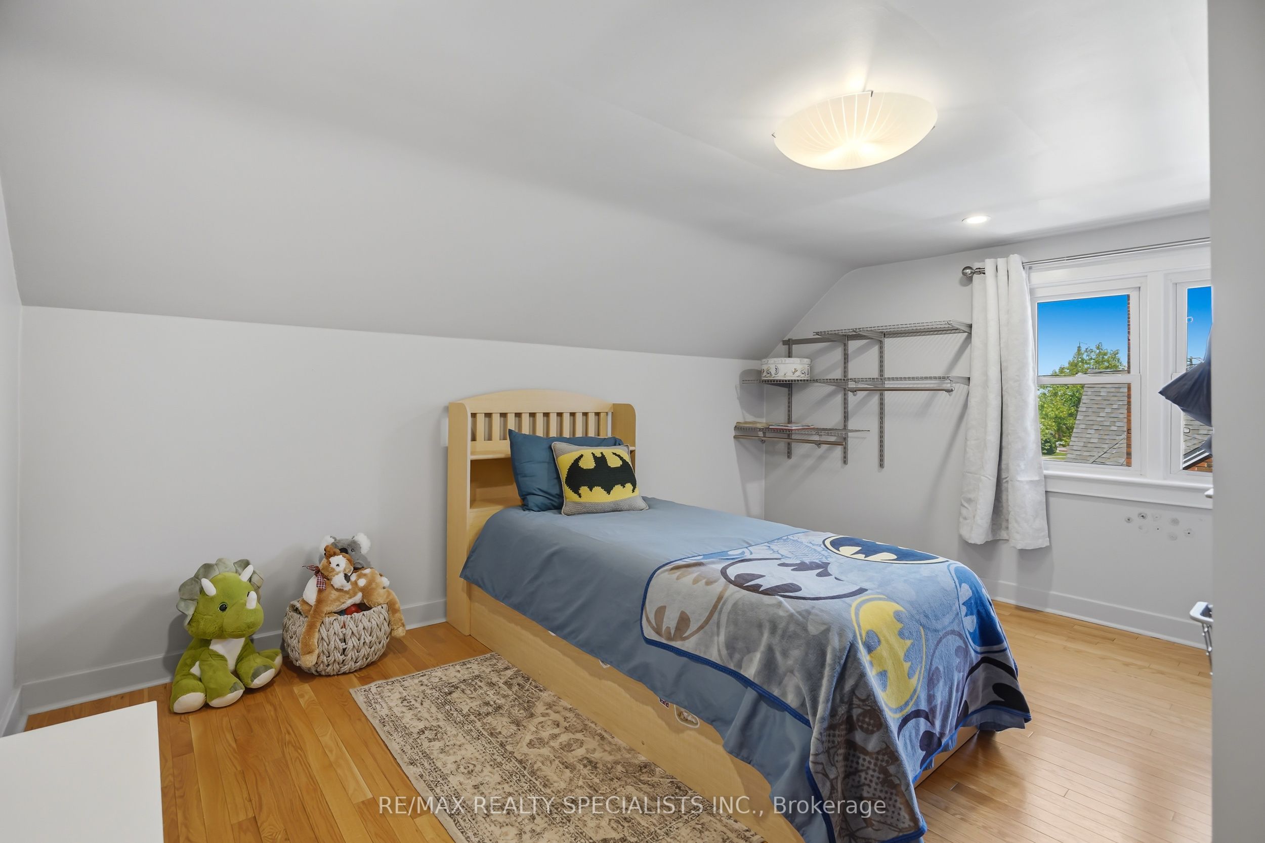 11 Kingsway Boulevard Property Photo 36