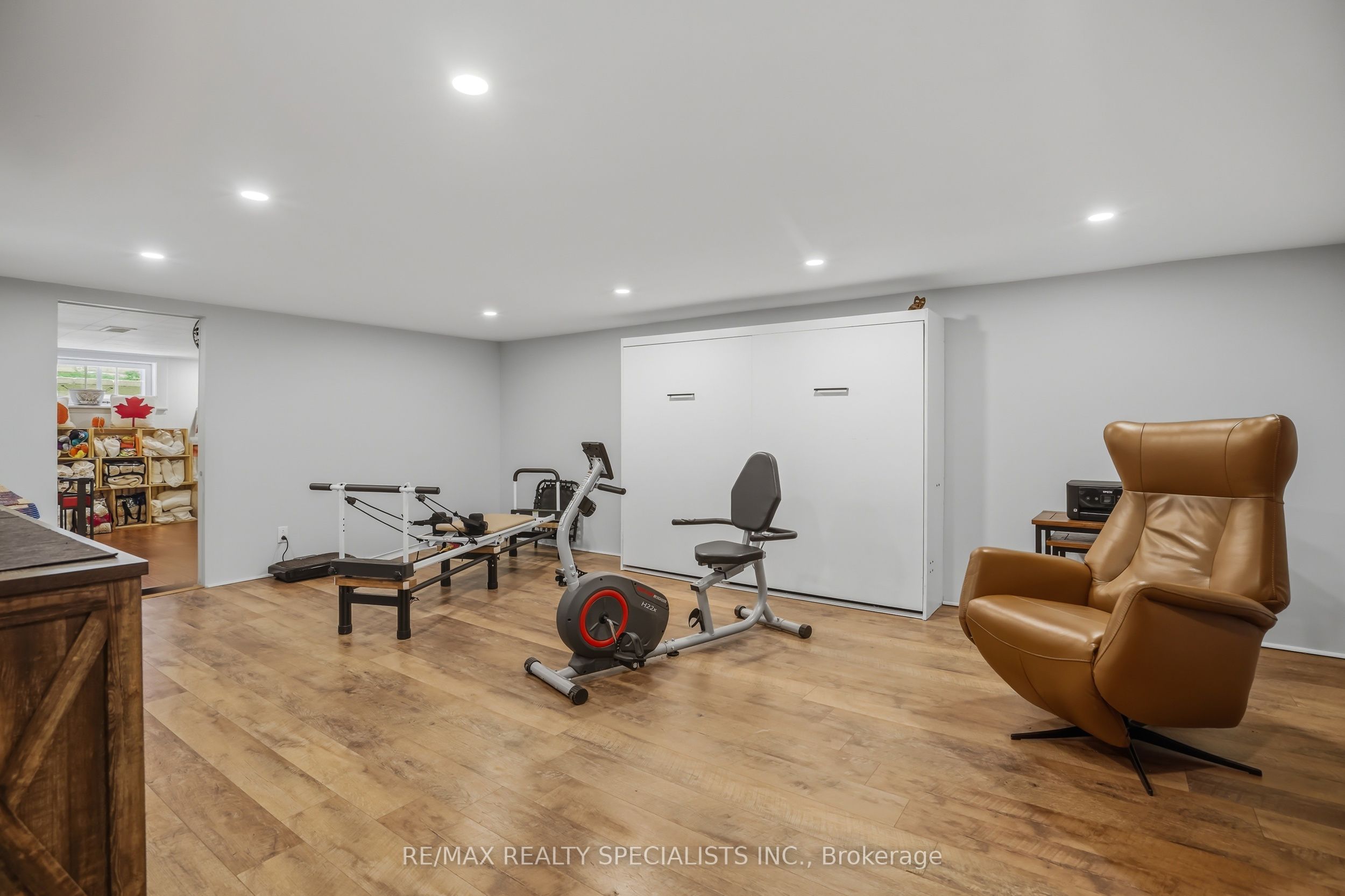 11 Kingsway Boulevard Property Photo 43