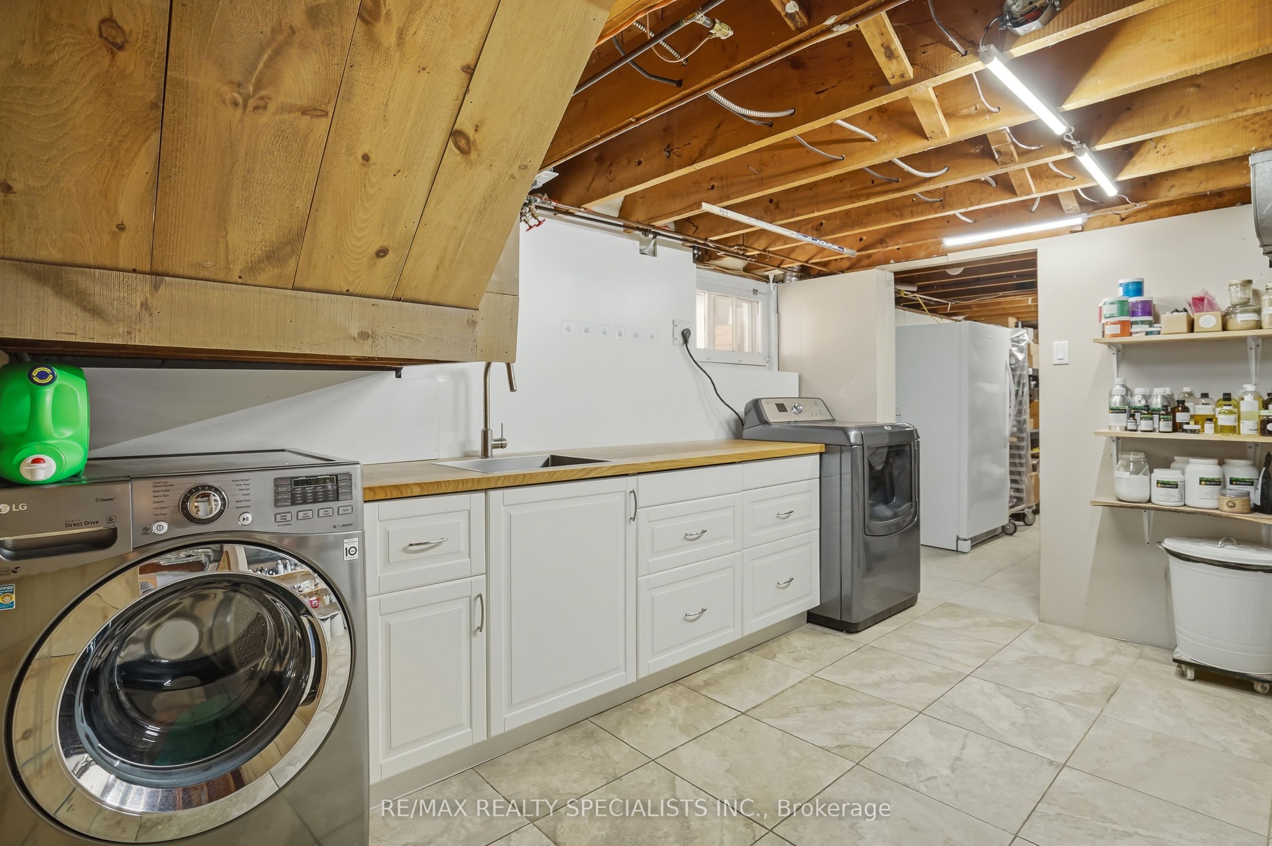 11 Kingsway Boulevard Property Photo 47
