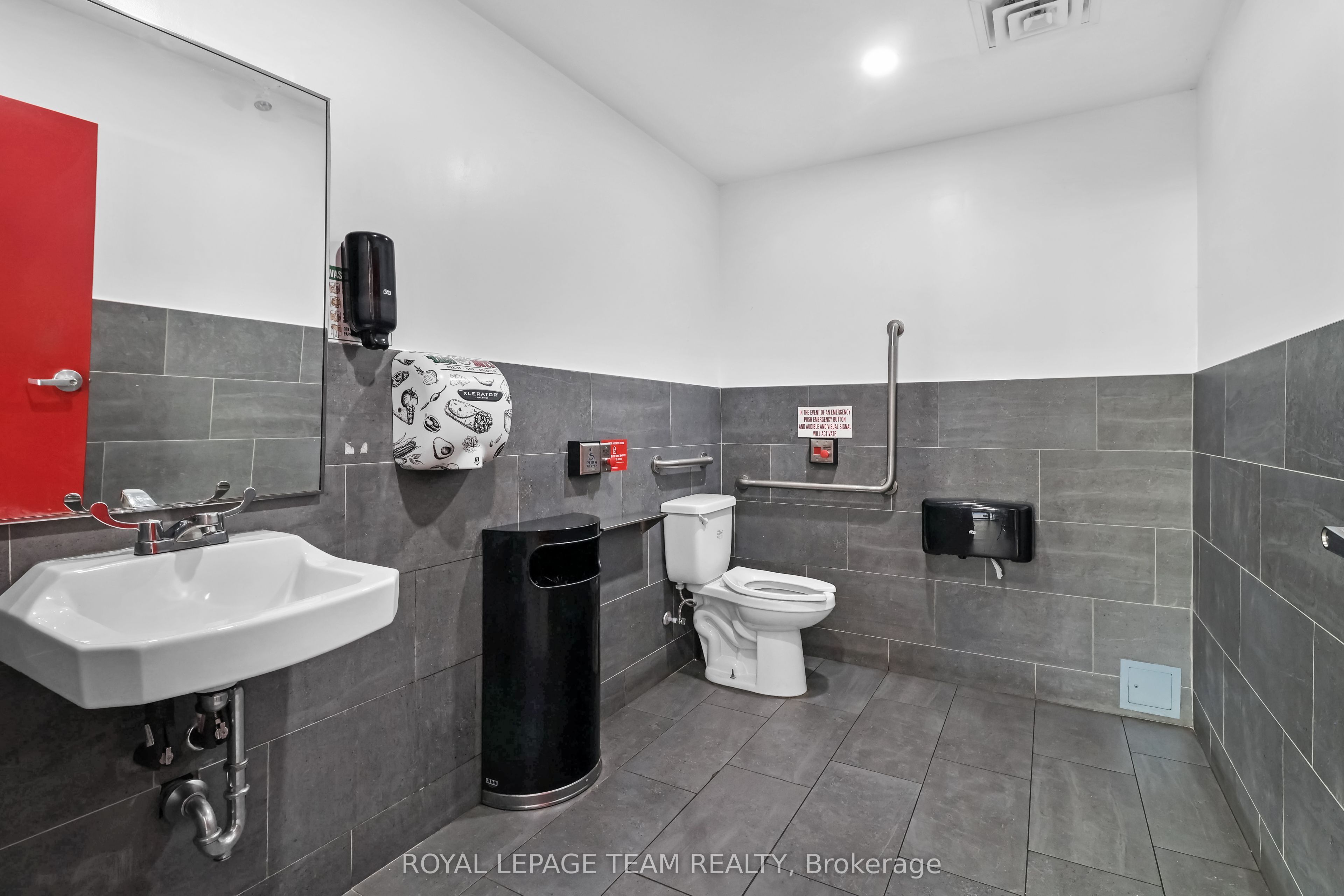 129 Riocan Avenue C Property Photo 17