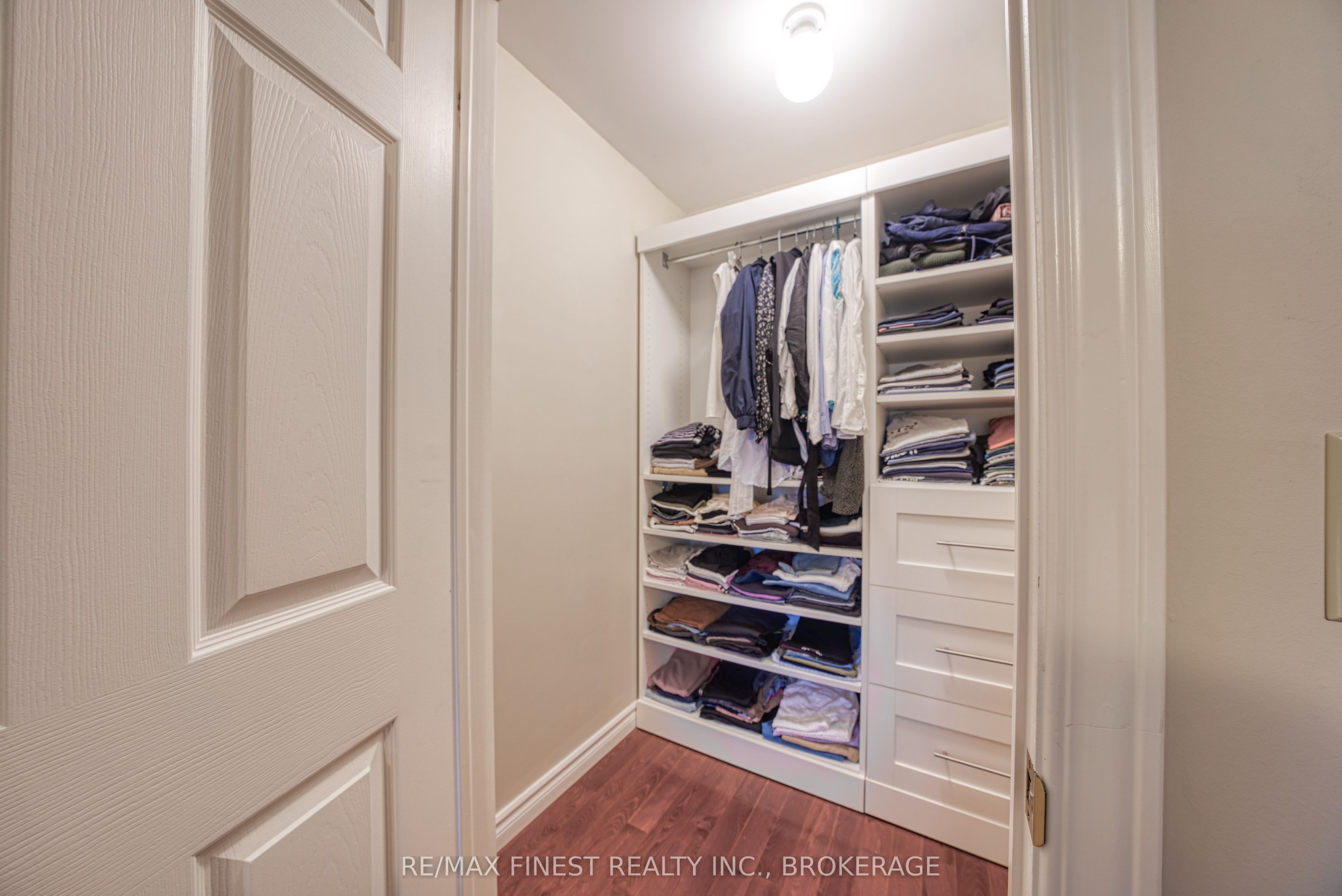 719 Woodside Drive Property Photo 30