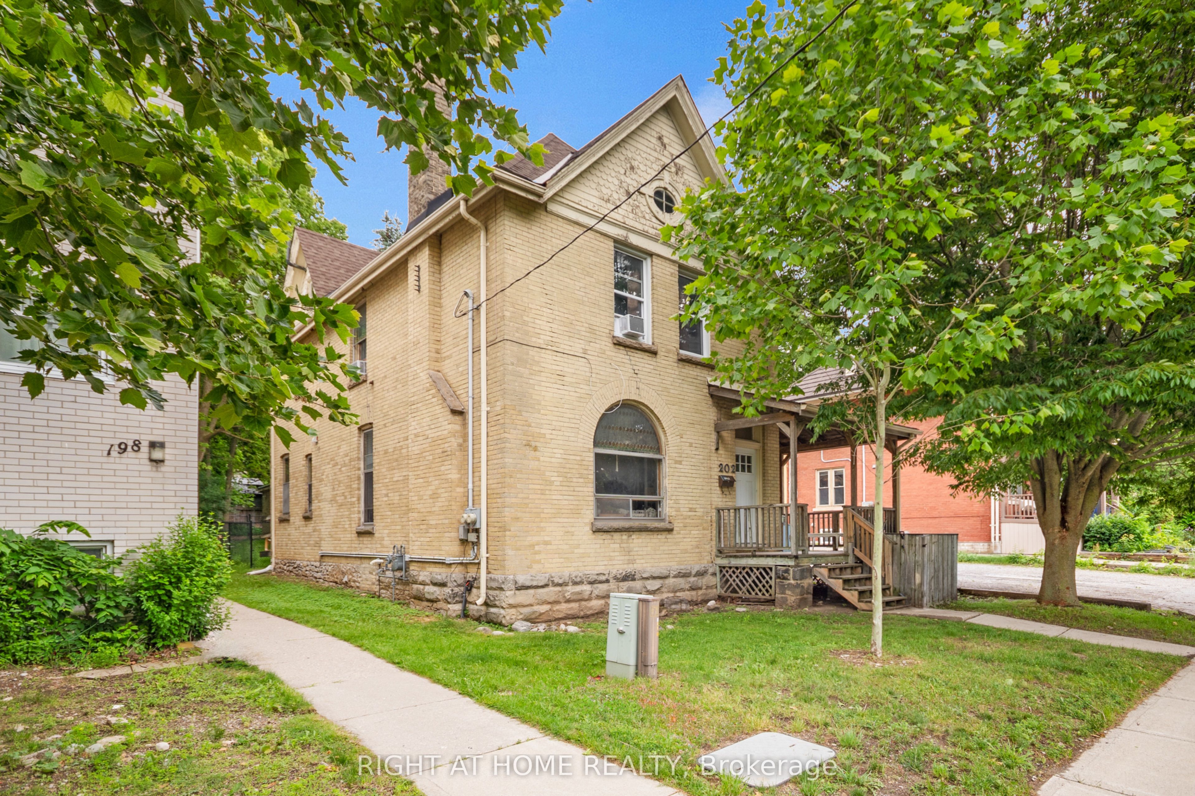 202 Sydenham Street Property Photo 1
