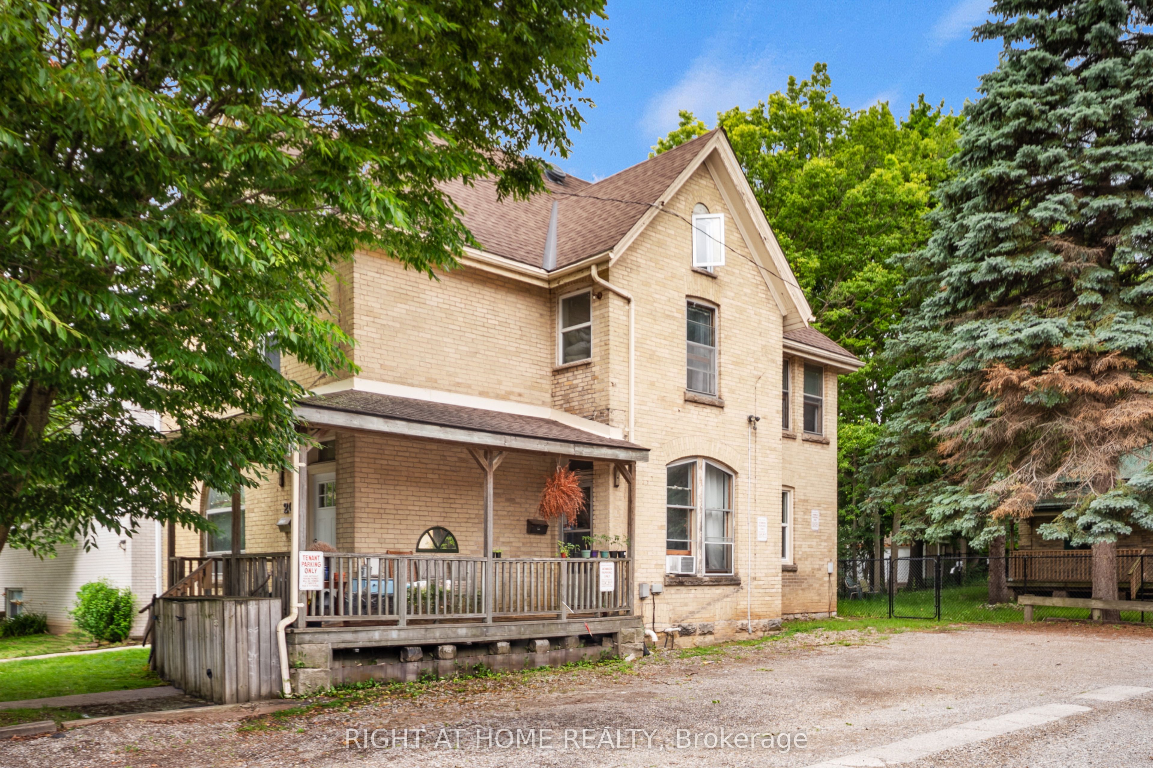 202 Sydenham Street Property Photo 3