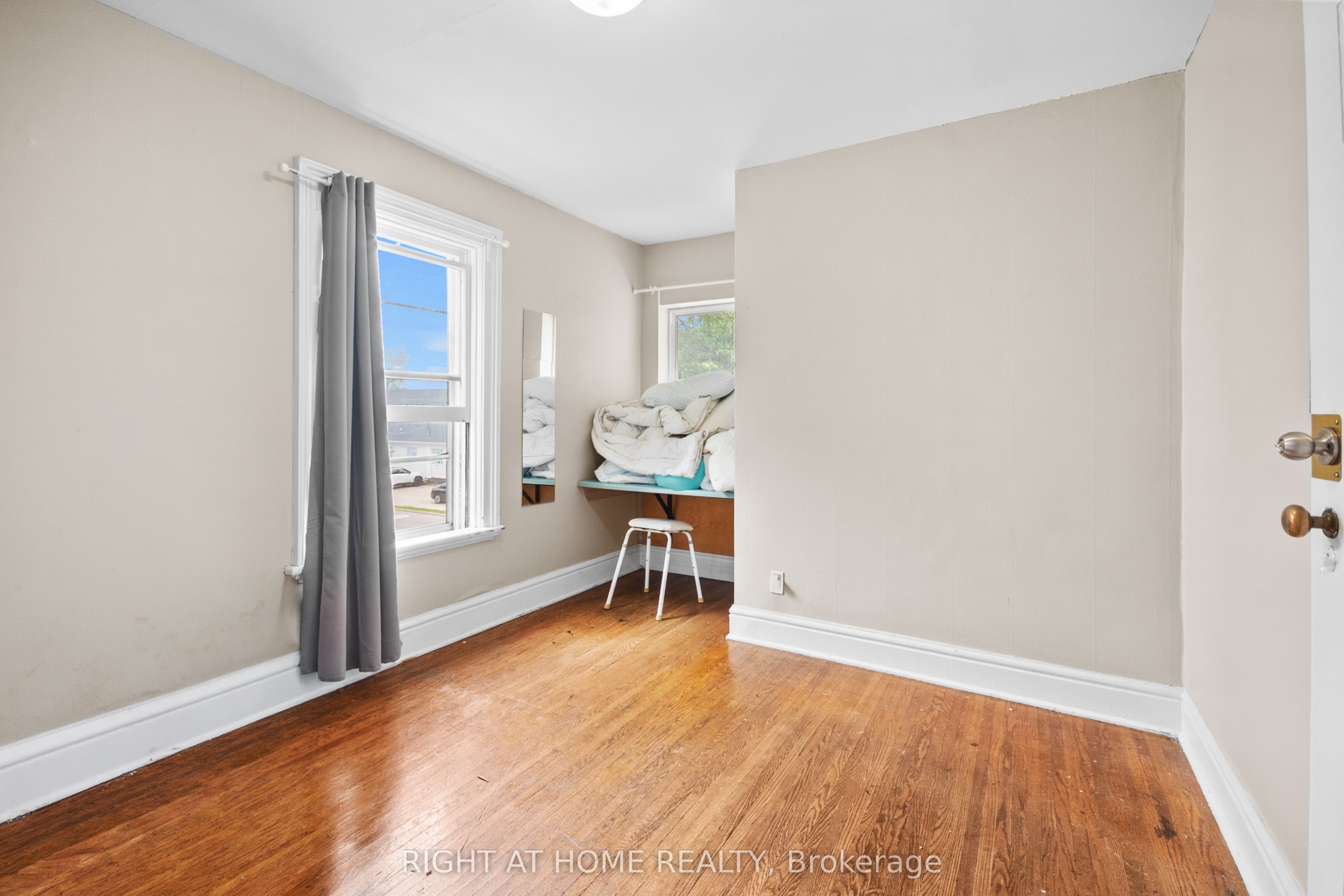 202 Sydenham Street Property Photo 12