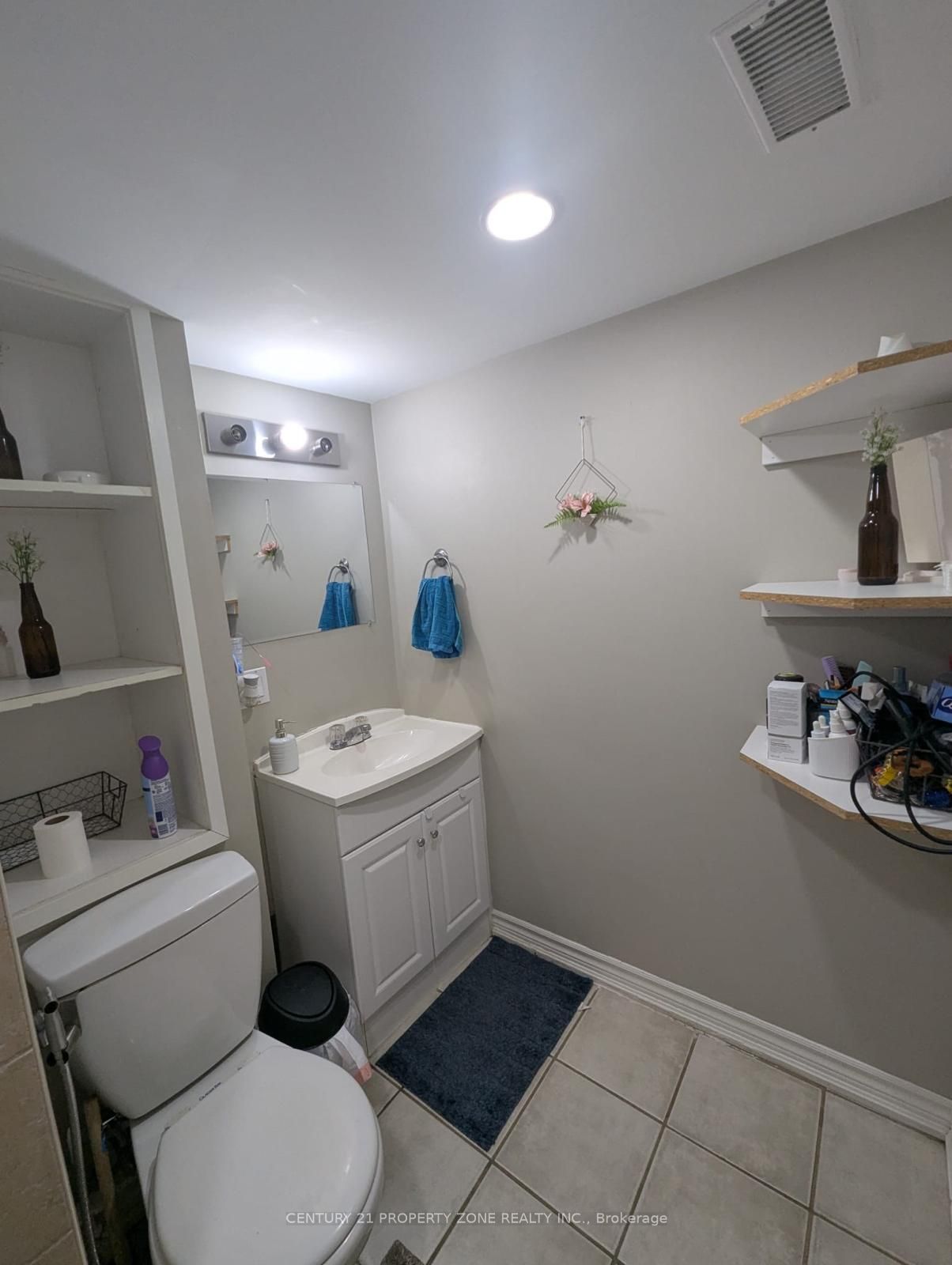 561 Mohawk Road W Property Photo 5