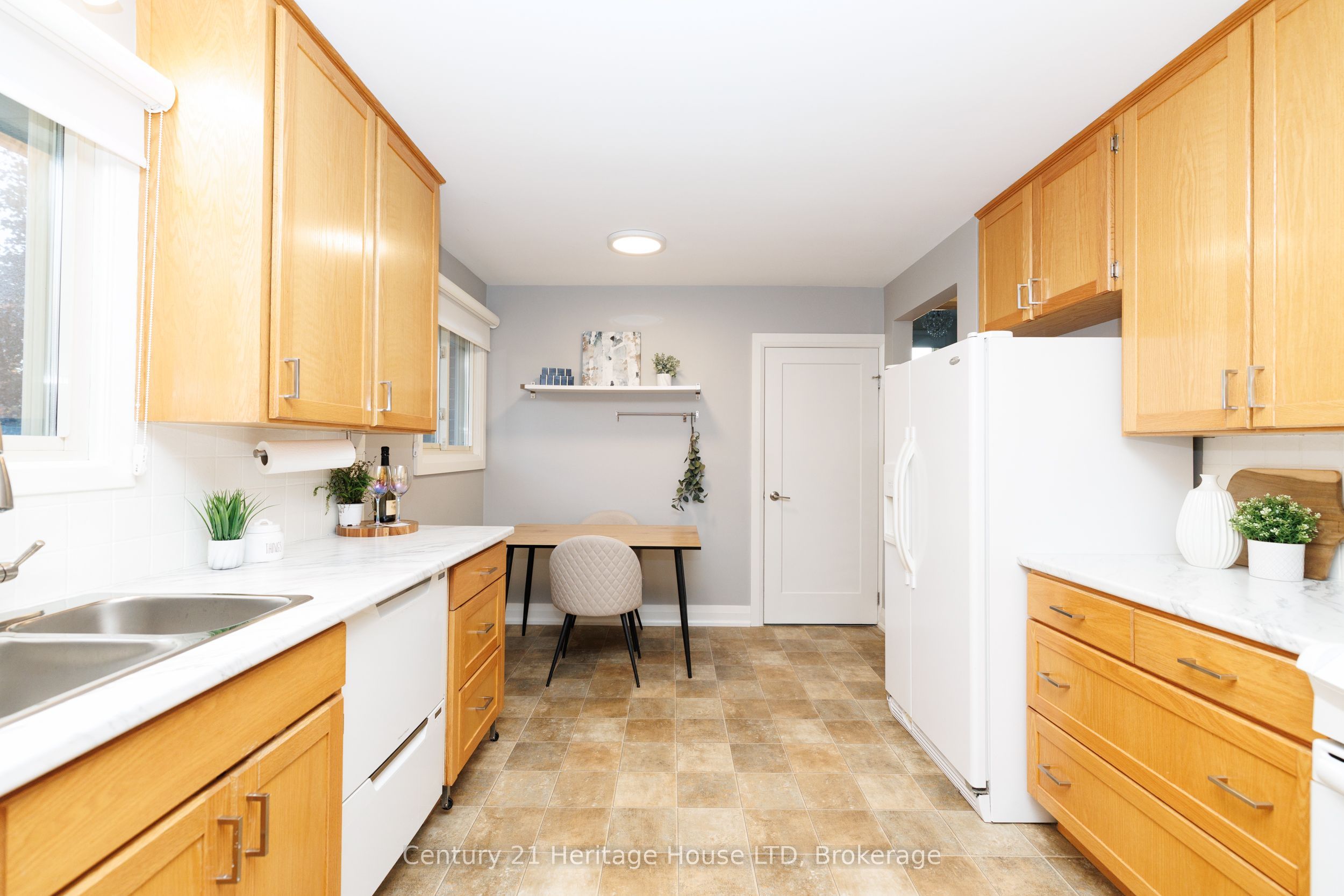 14 Stanley Street Property Photo 15