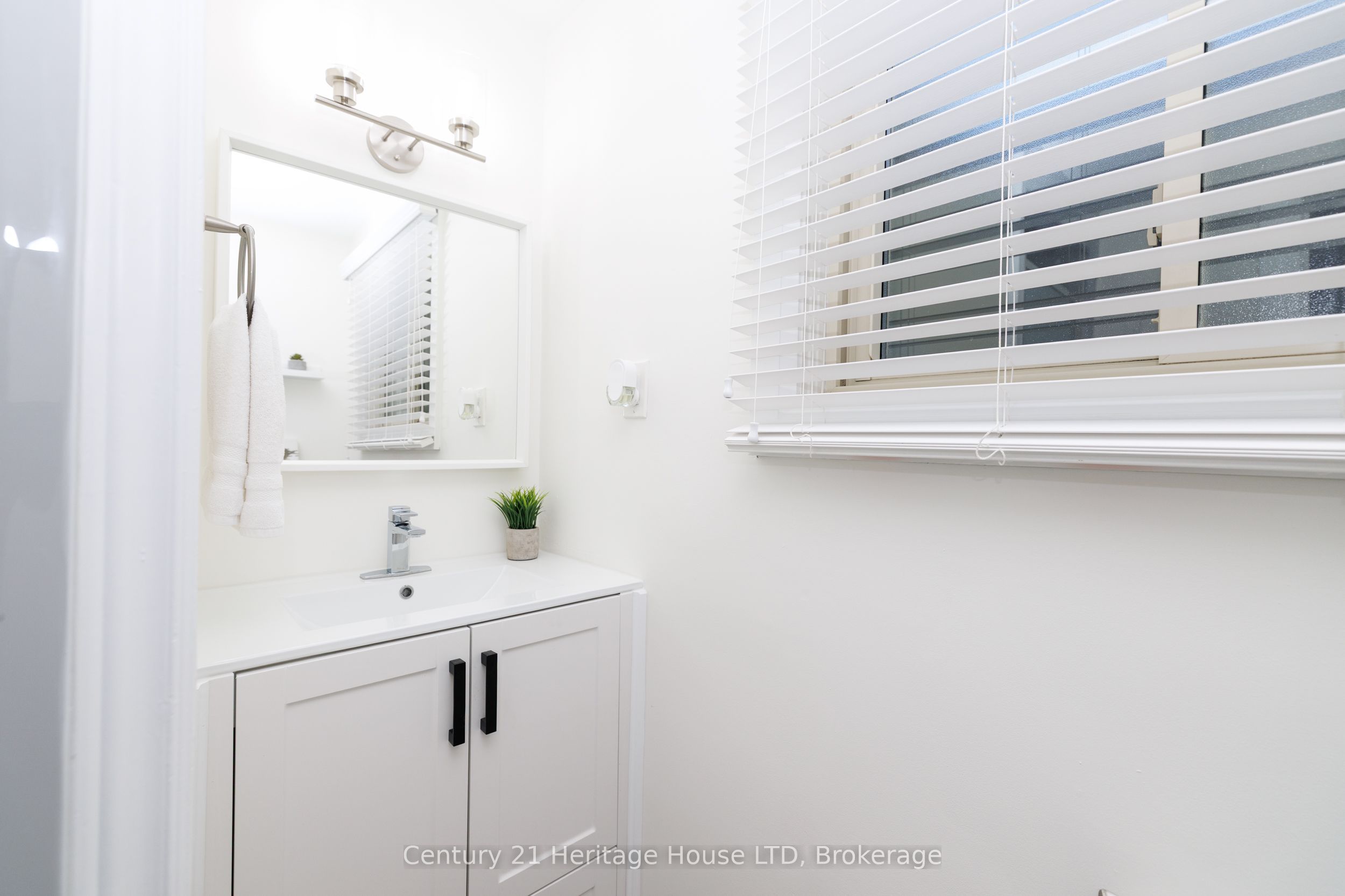 14 Stanley Street Property Photo 29