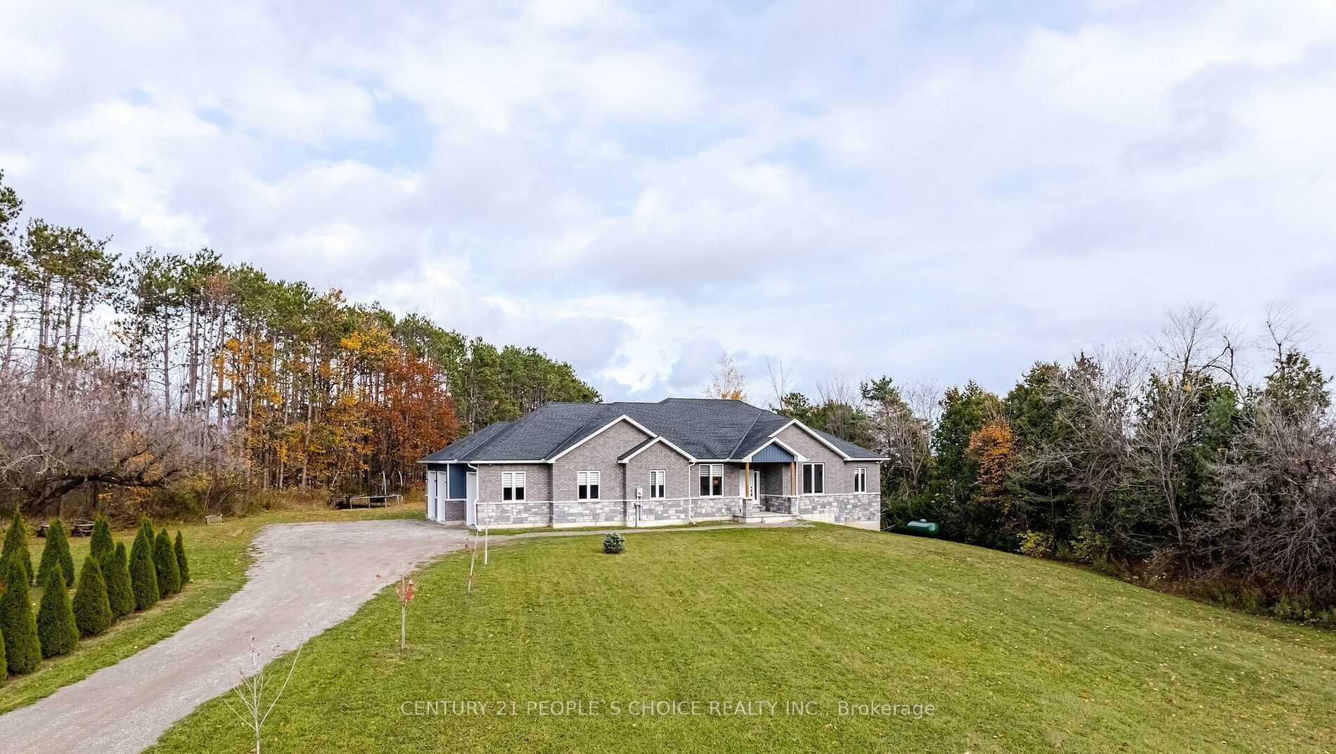 936533 Airport Road W Property Photo 1