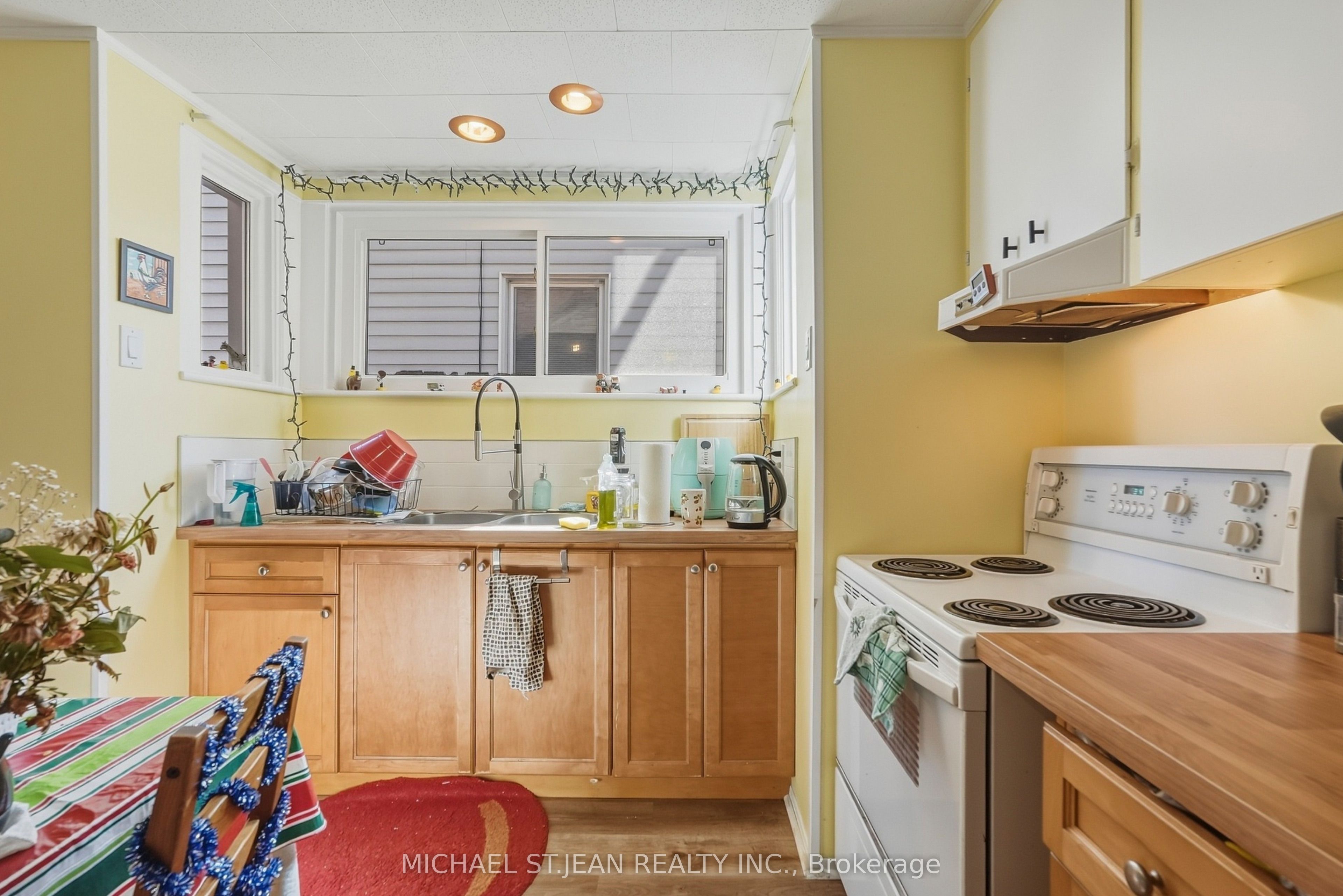 84 West Avenue S Property Photo 13