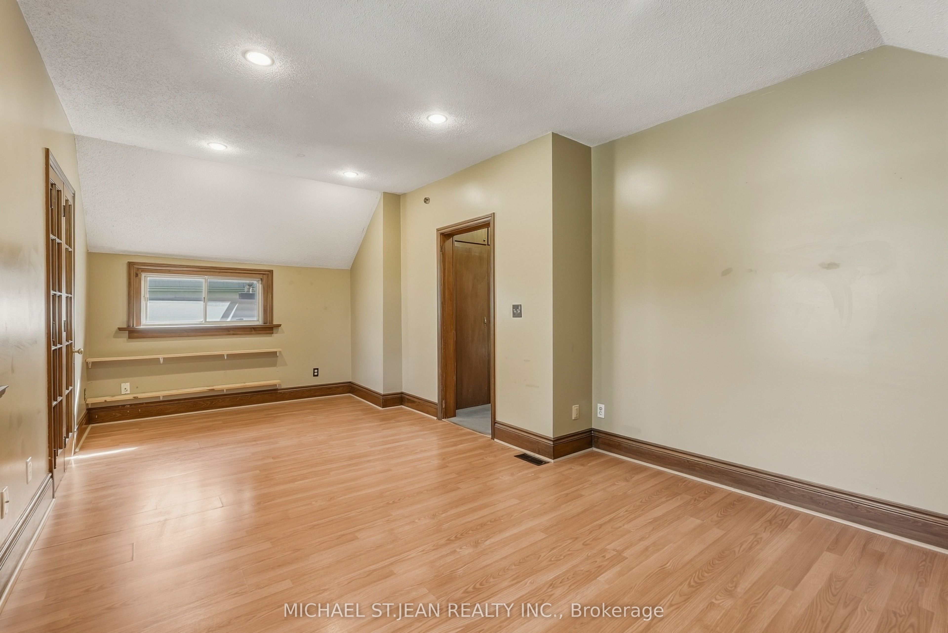 84 West Avenue S Property Photo 25