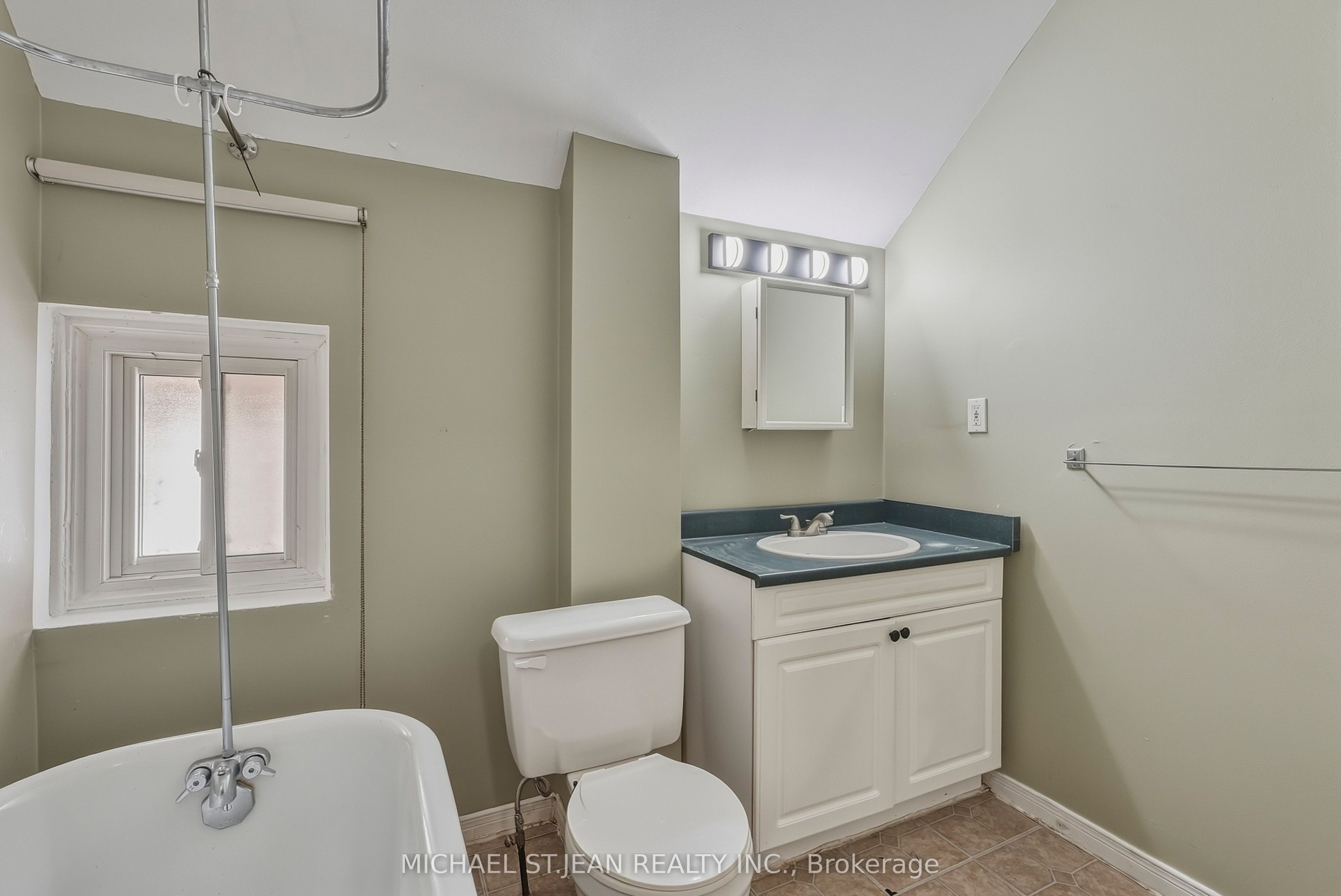 84 West Avenue S Property Photo 32