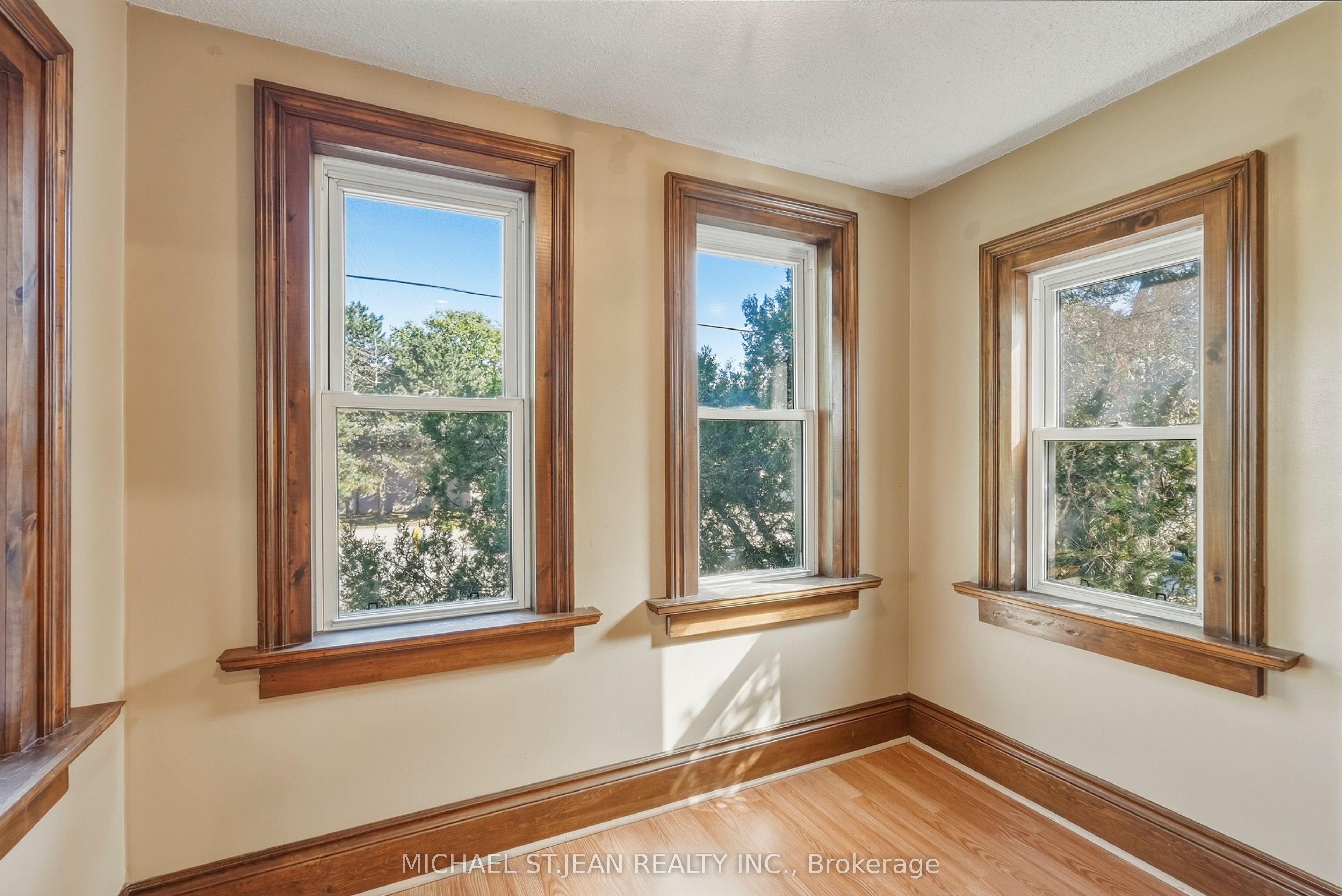 84 West Avenue S Property Photo 26