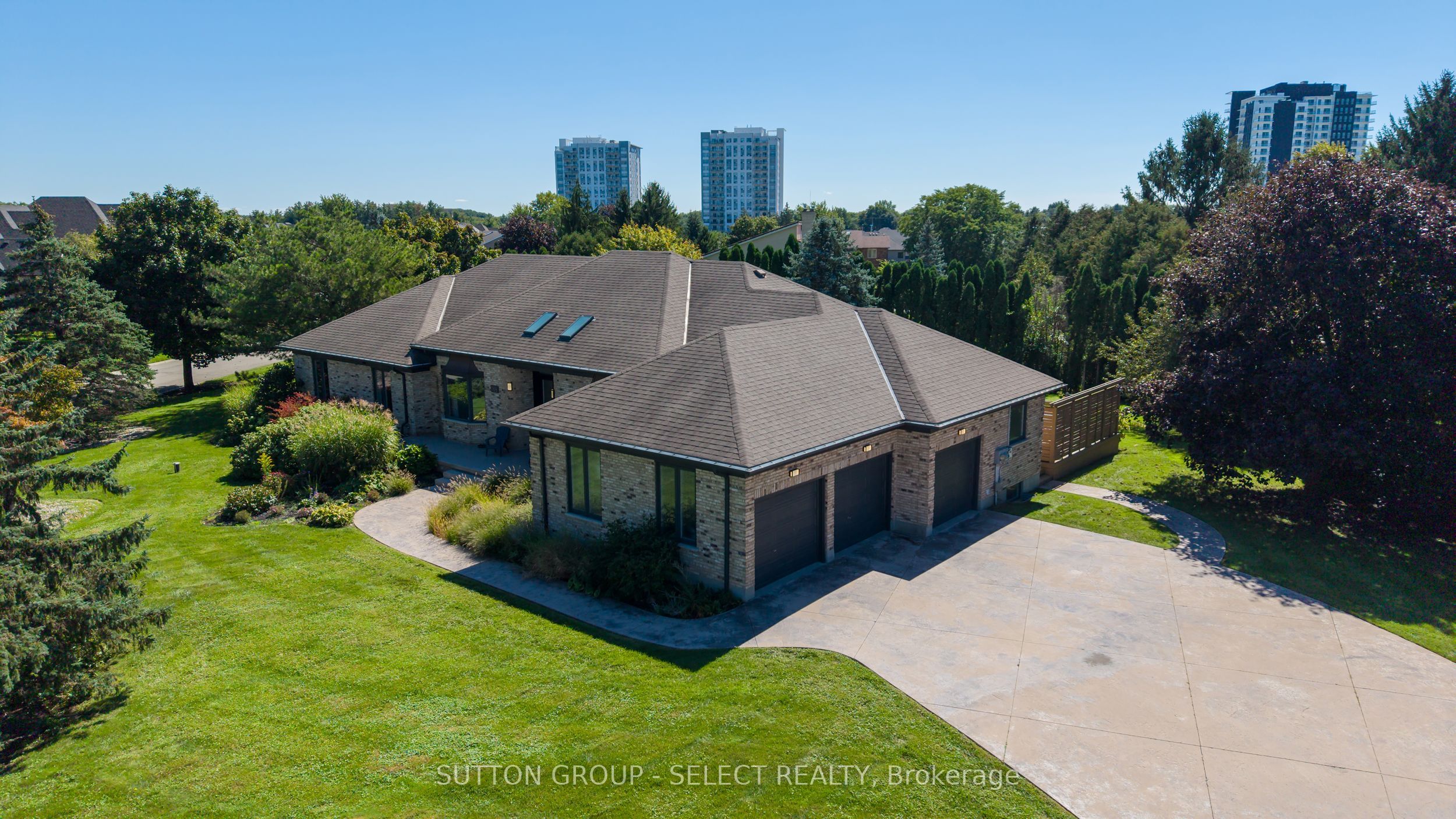 768 Franklinway Crescent