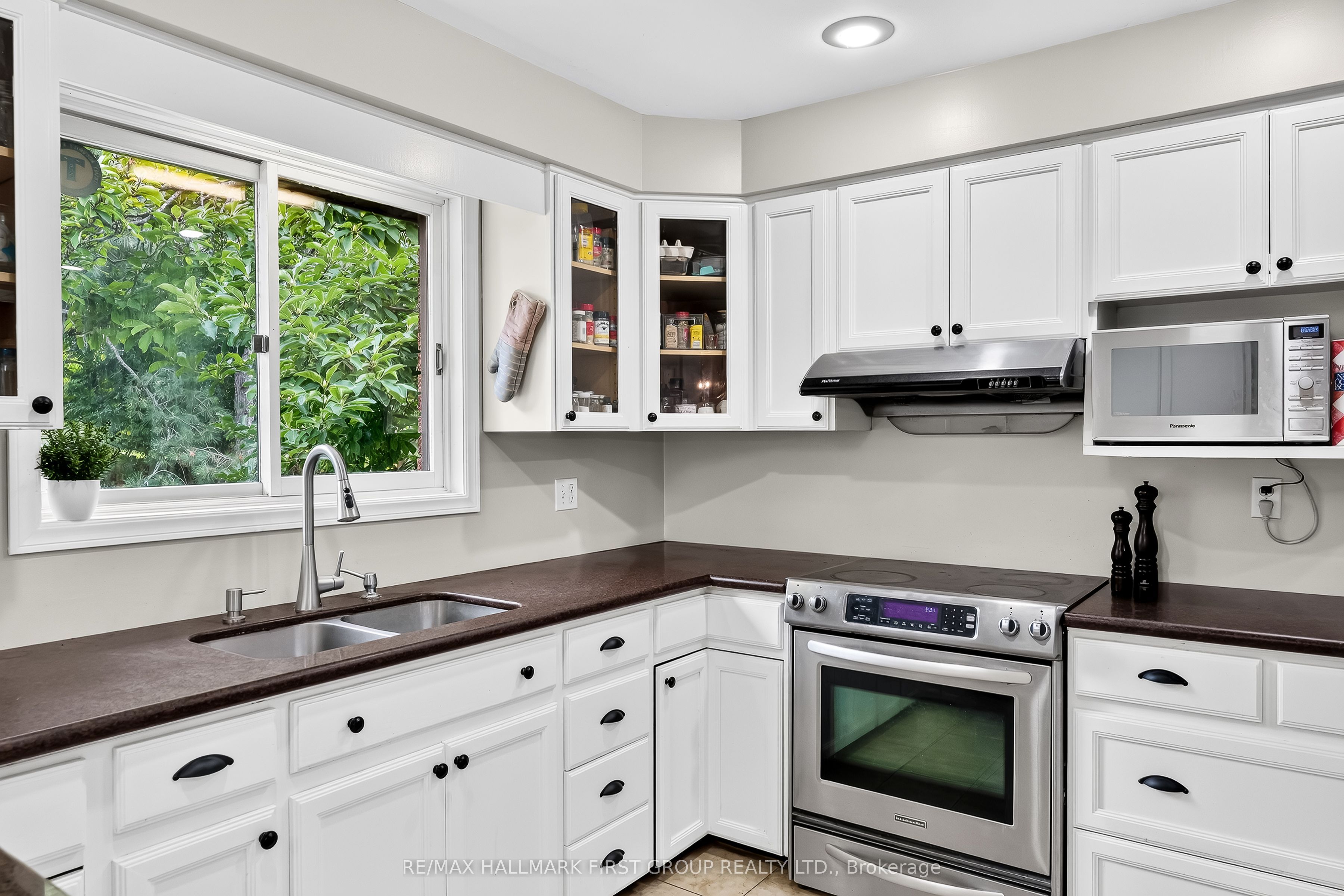 1887 Campbell Avenue Property Photo 18