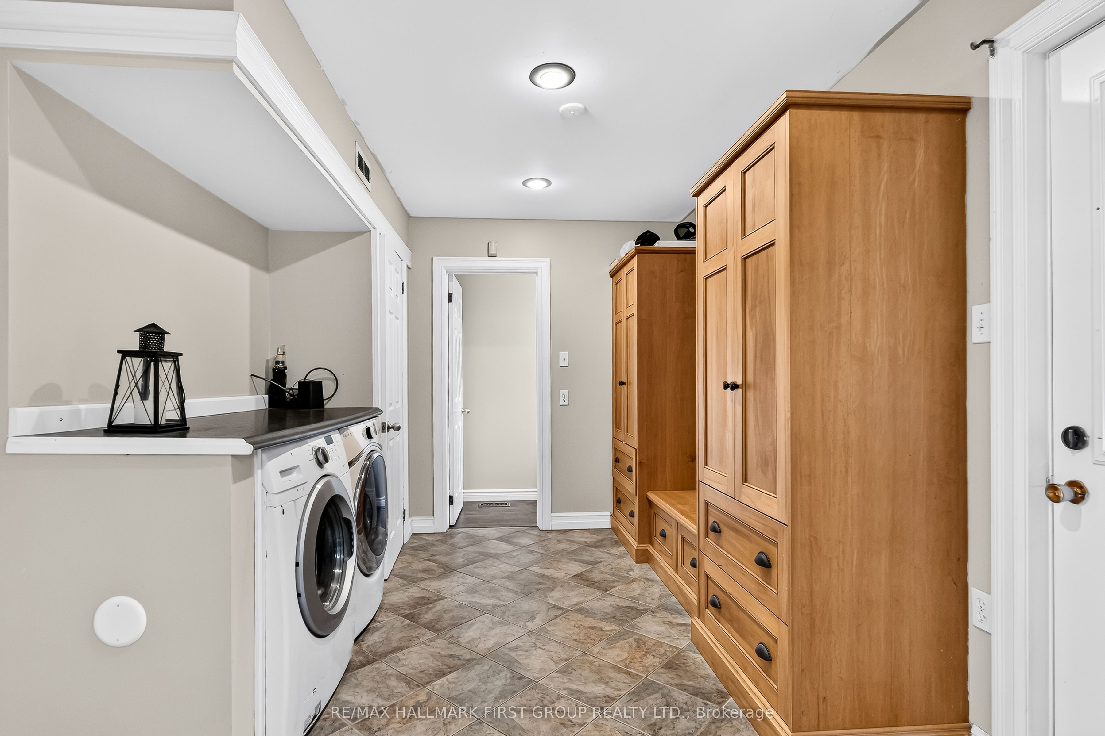 1887 Campbell Avenue Property Photo 23
