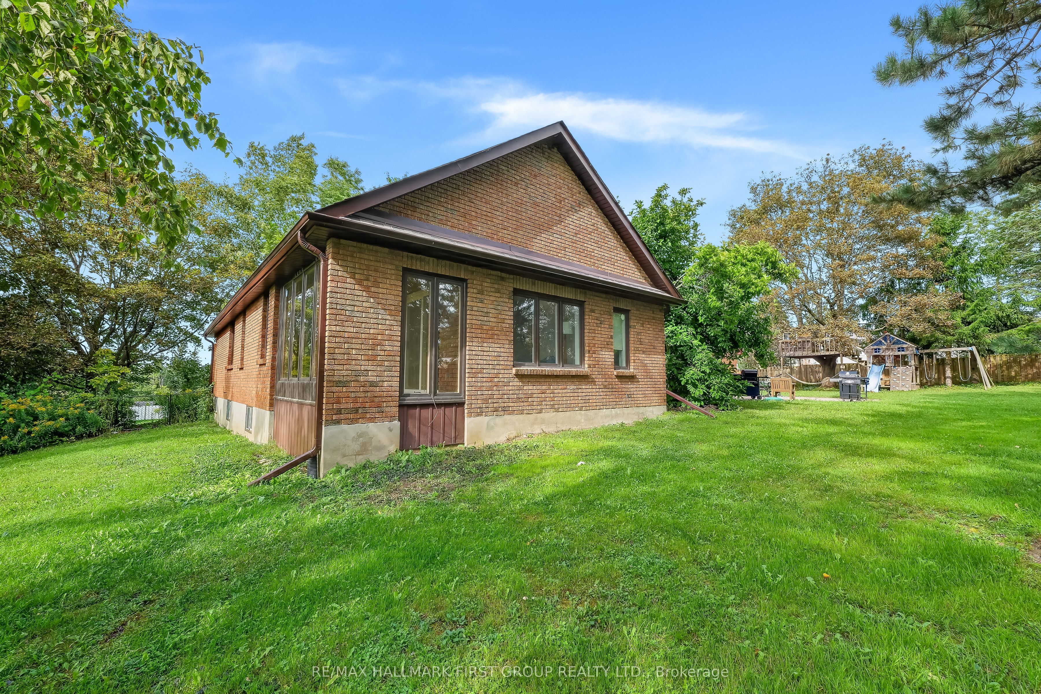 1887 Campbell Avenue Property Photo 46