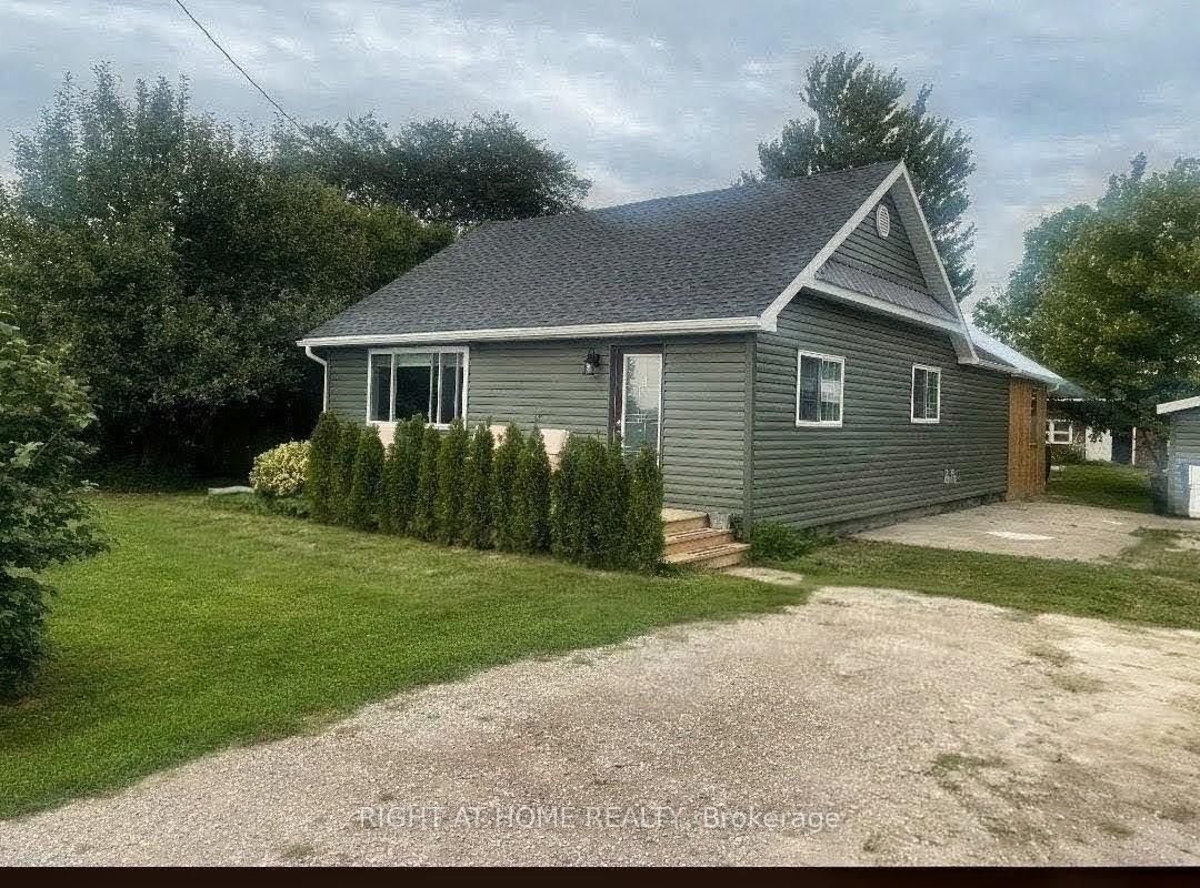 7231 Baseline Road E Property Photo 1
