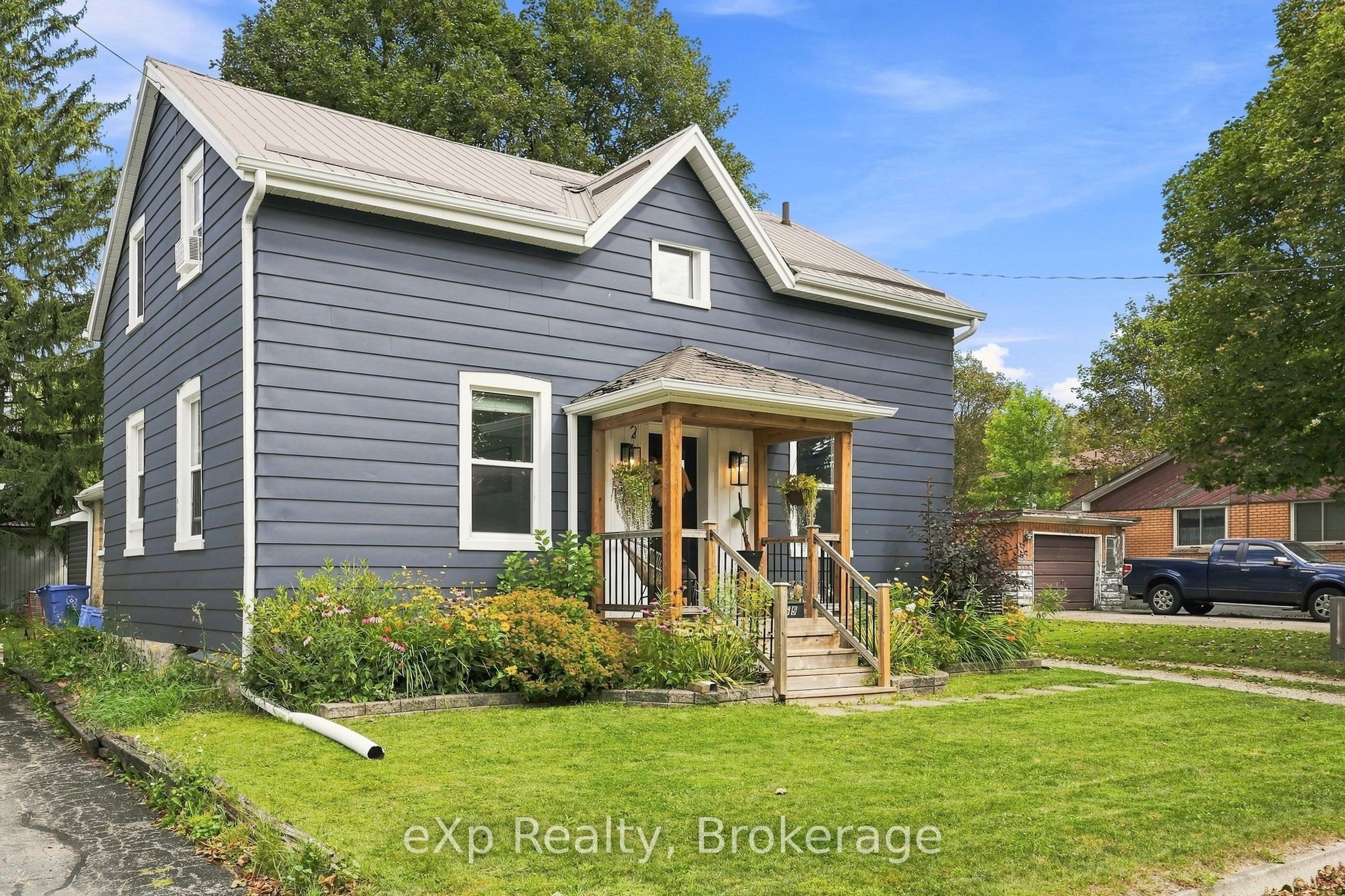 255 Waterloo Street Property Photo 2