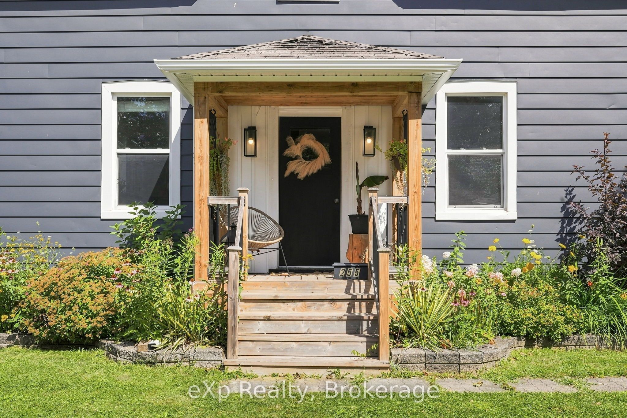 255 Waterloo Street Property Photo 4