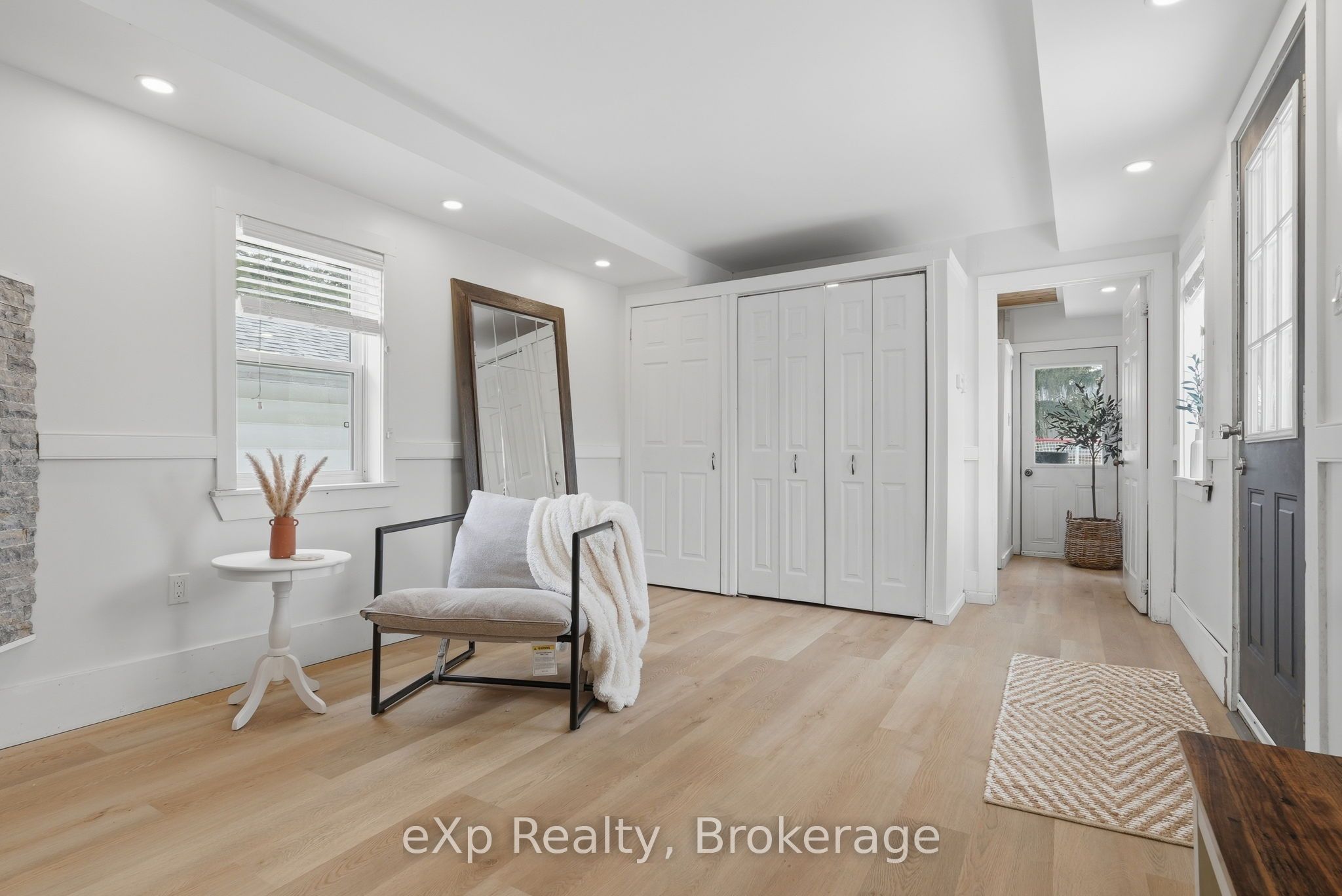 255 Waterloo Street Property Photo 5